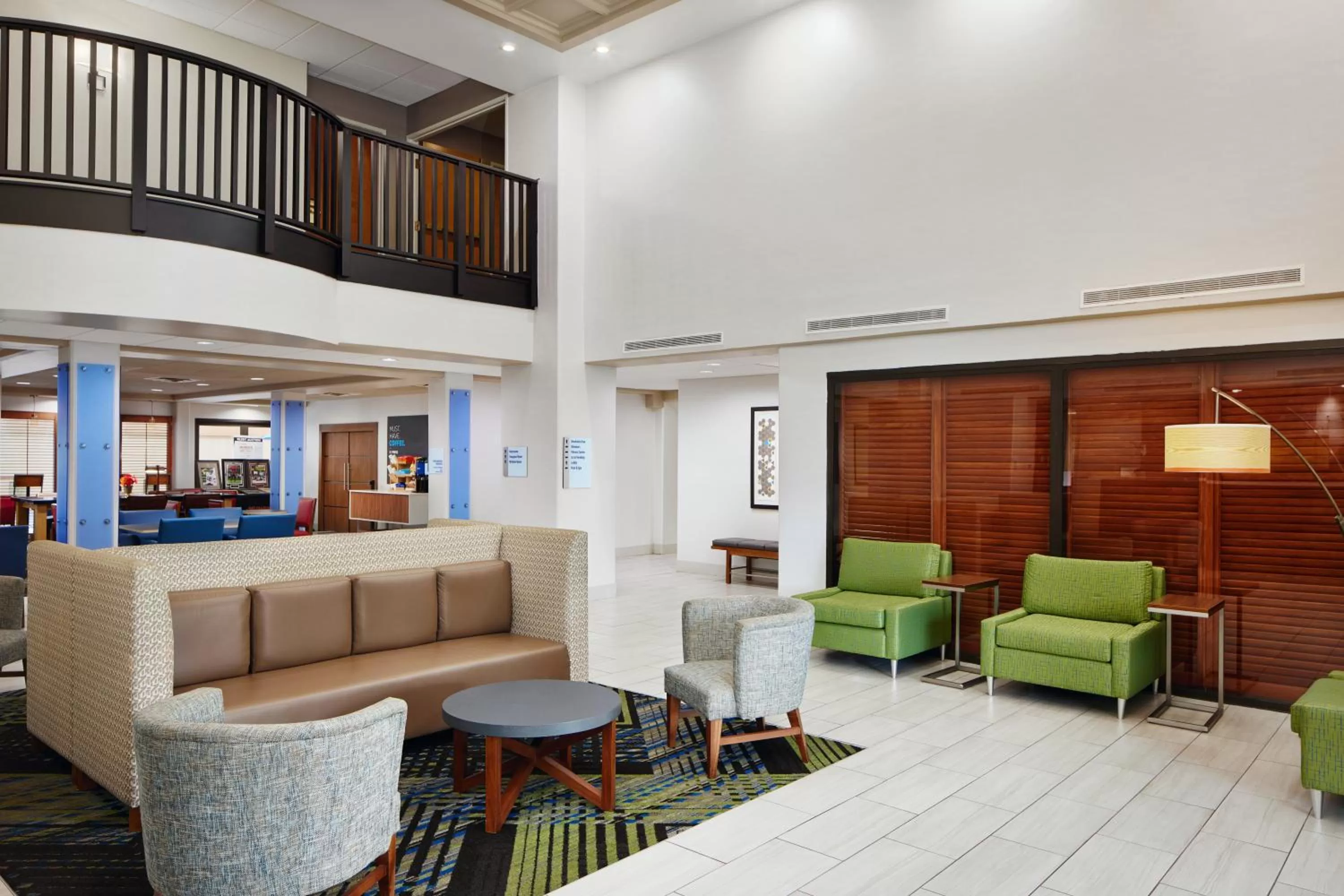 Lobby or reception in Holiday Inn Express & Suites Jacksonville South East - Medical Center Area by IHG
