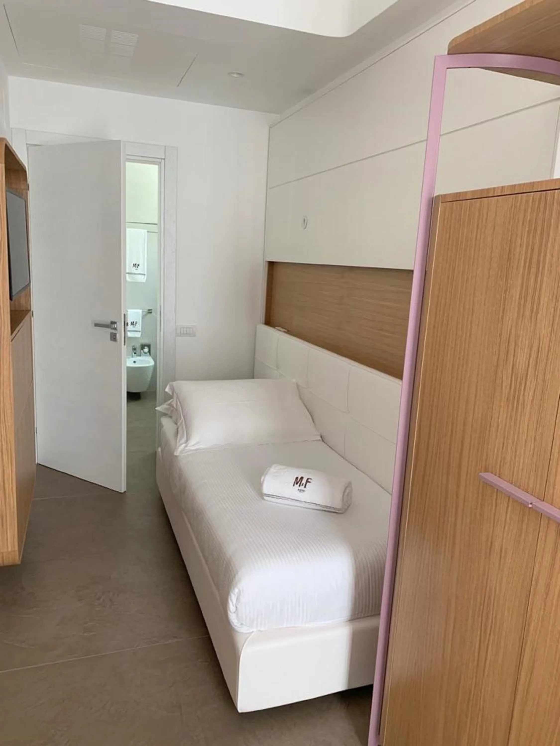 Bedroom, Bed in M&F Hotel