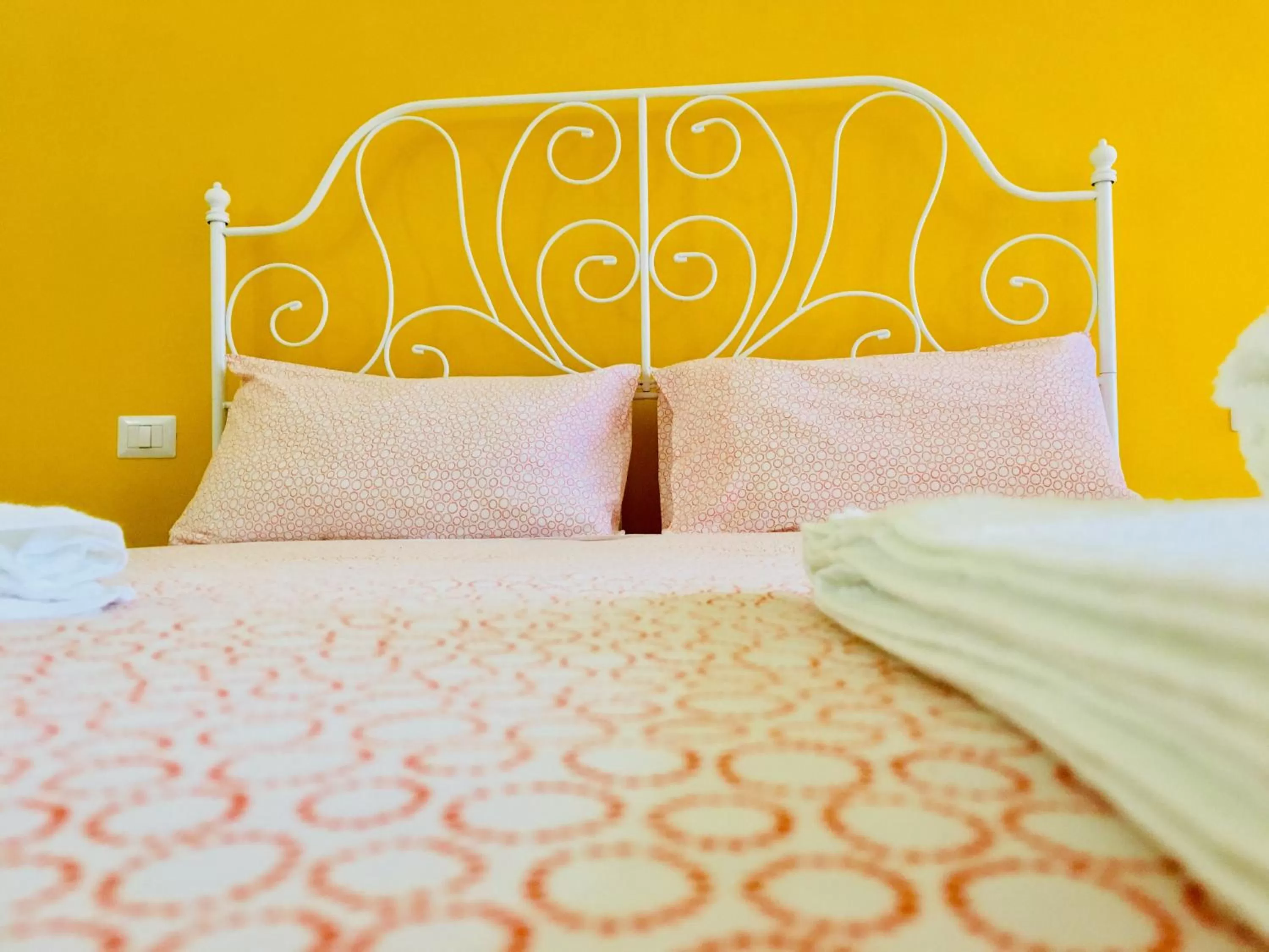 Toilet, Bed in Buonocore Rooms