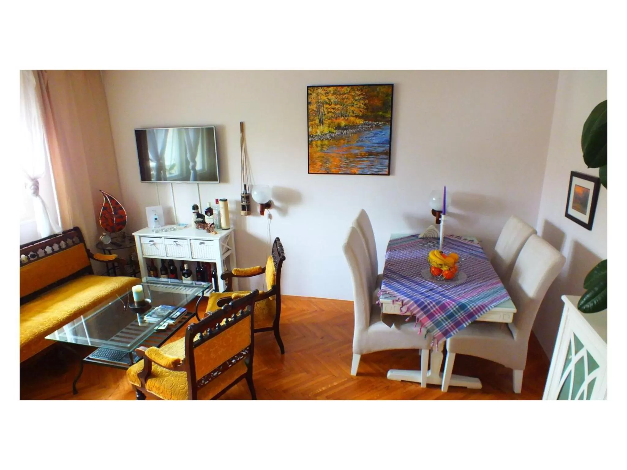 Communal lounge/ TV room in B&B Girasole