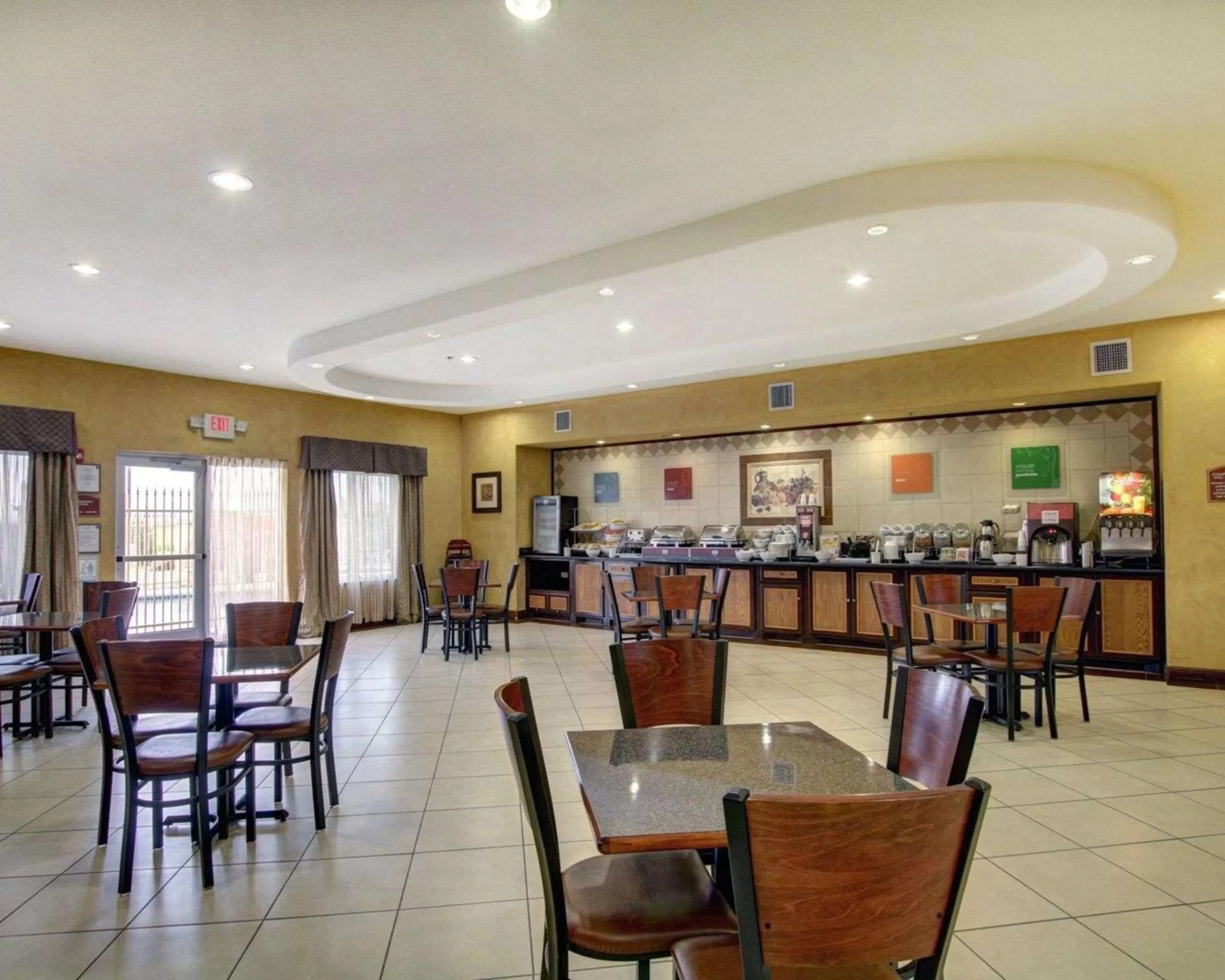 Restaurant/places to eat in Comfort Inn & Suites