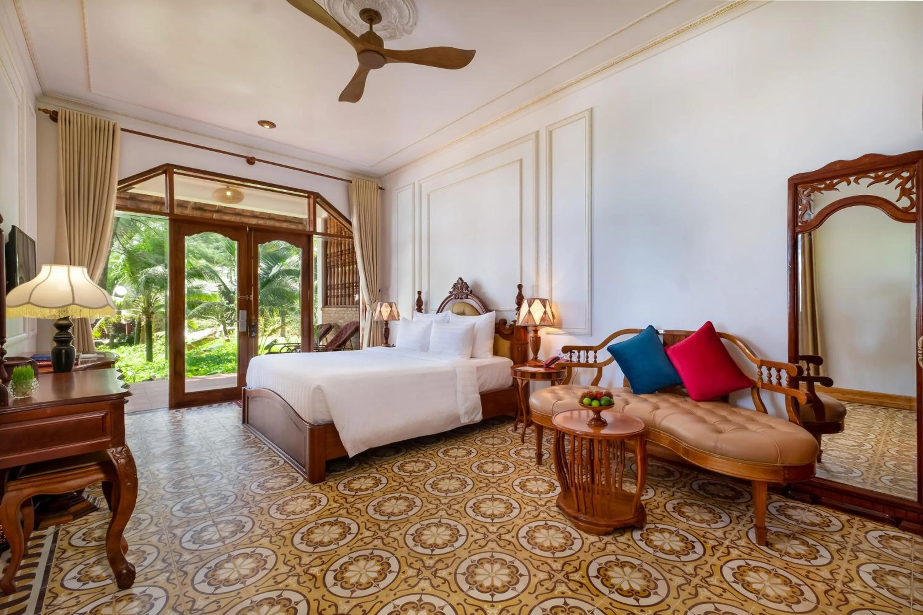 Bedroom, Bed in Coco Palm Beach Resort