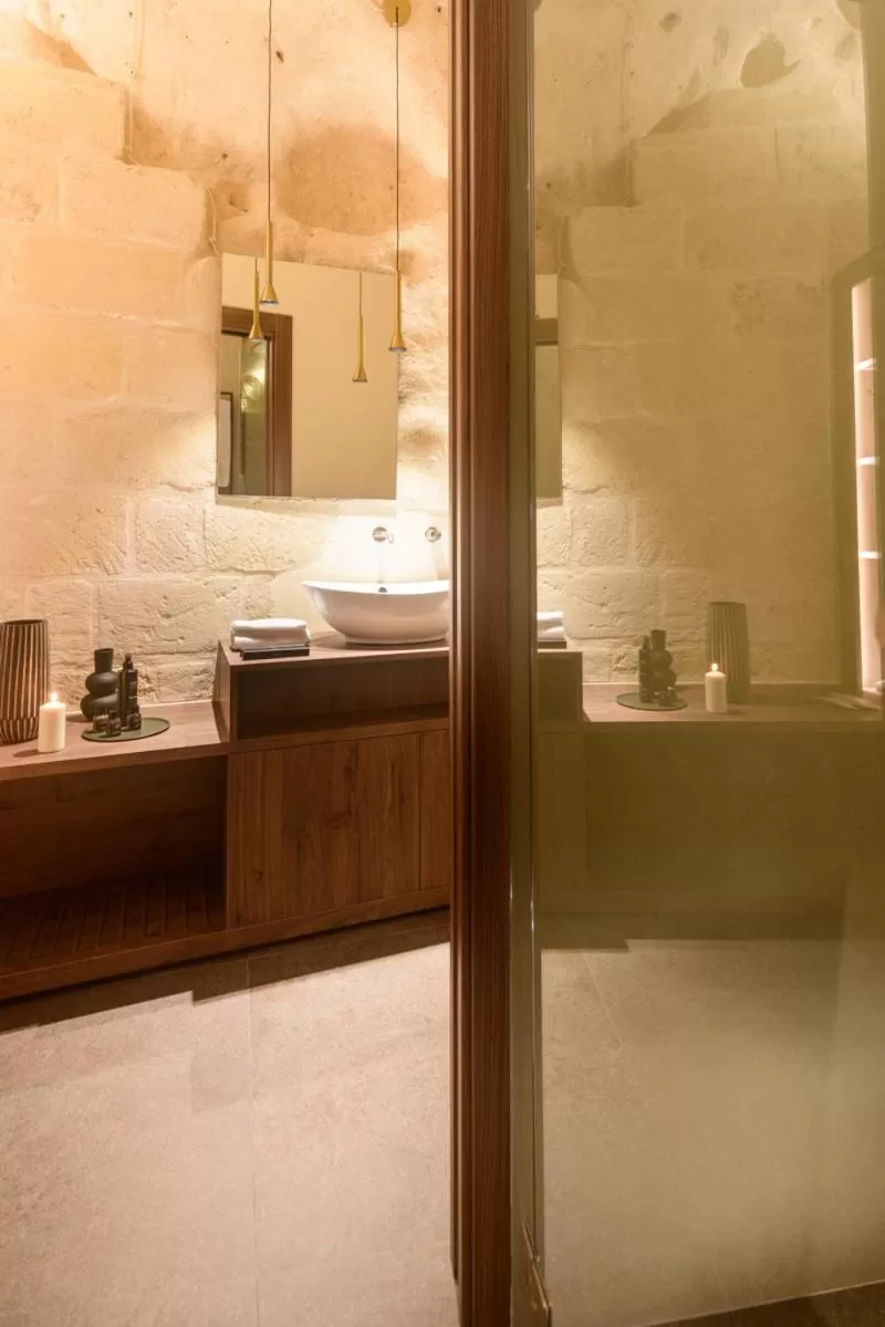 Bathroom in Le Malve Cave Retreat