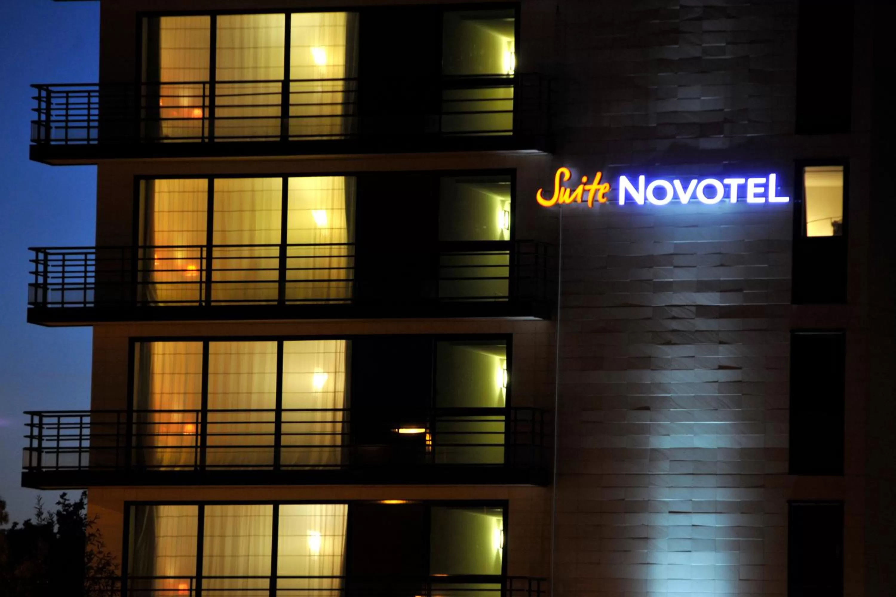 Facade/entrance in Novotel Suites Rouen Normandie
