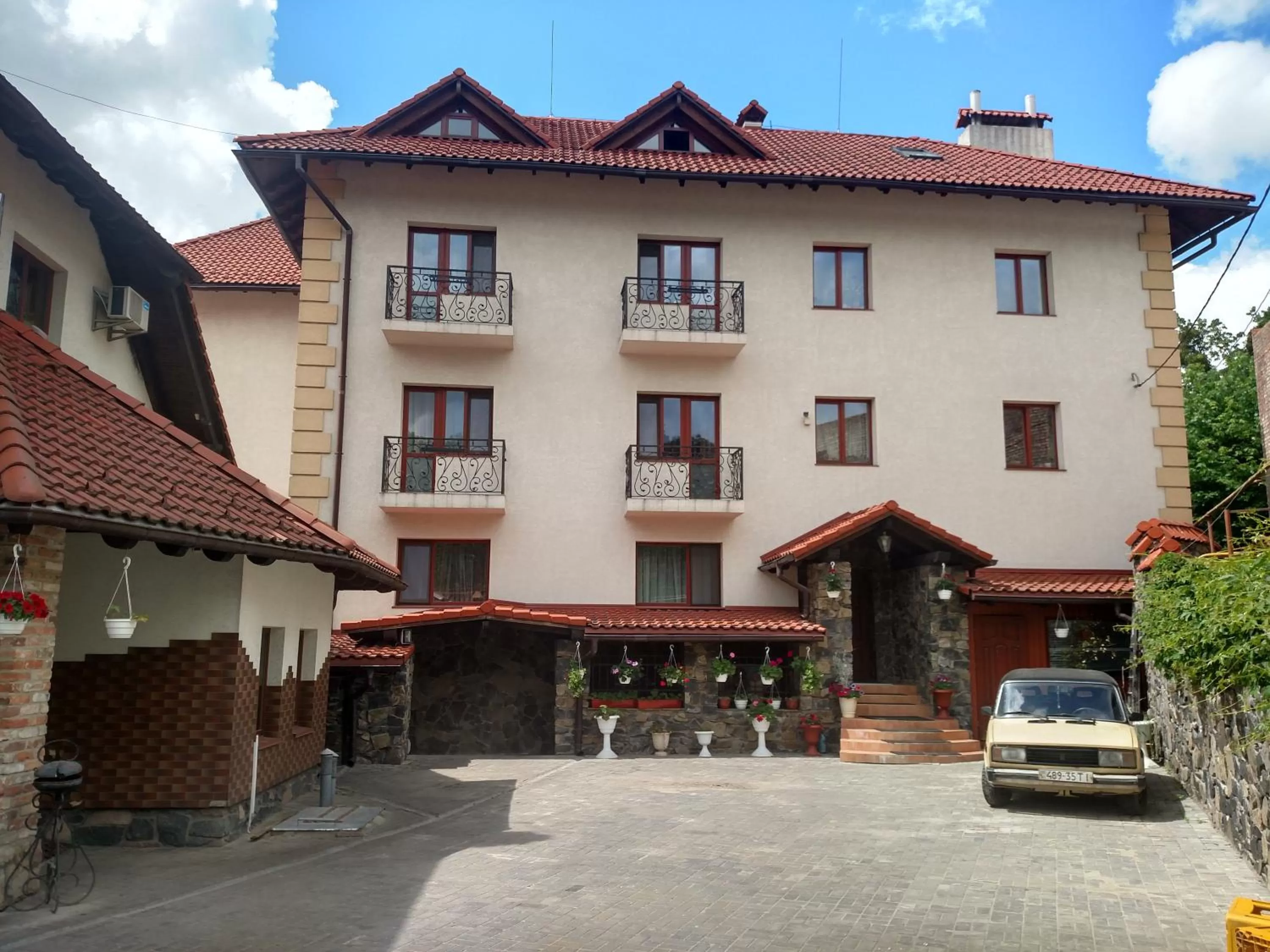 Property Building in Maestro