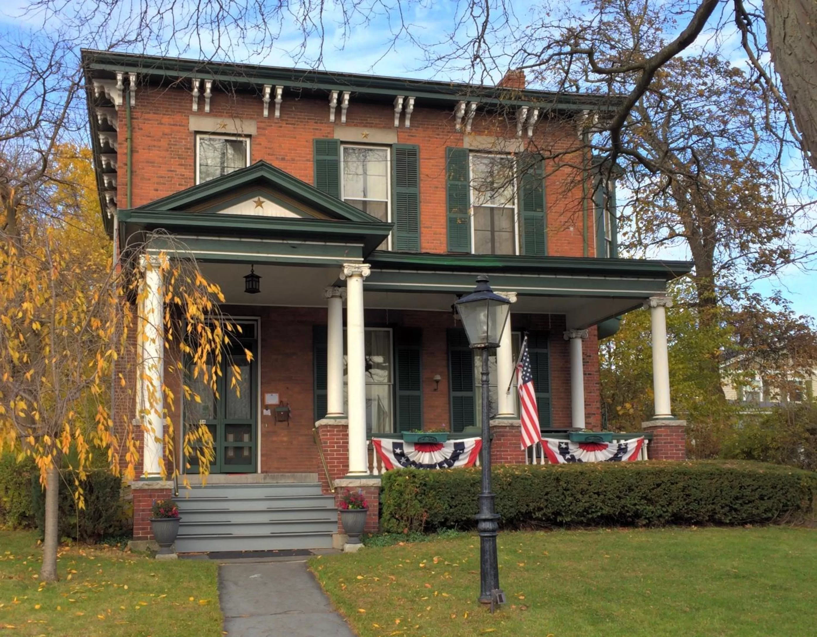 Property Building in The Gridley Inn B&B