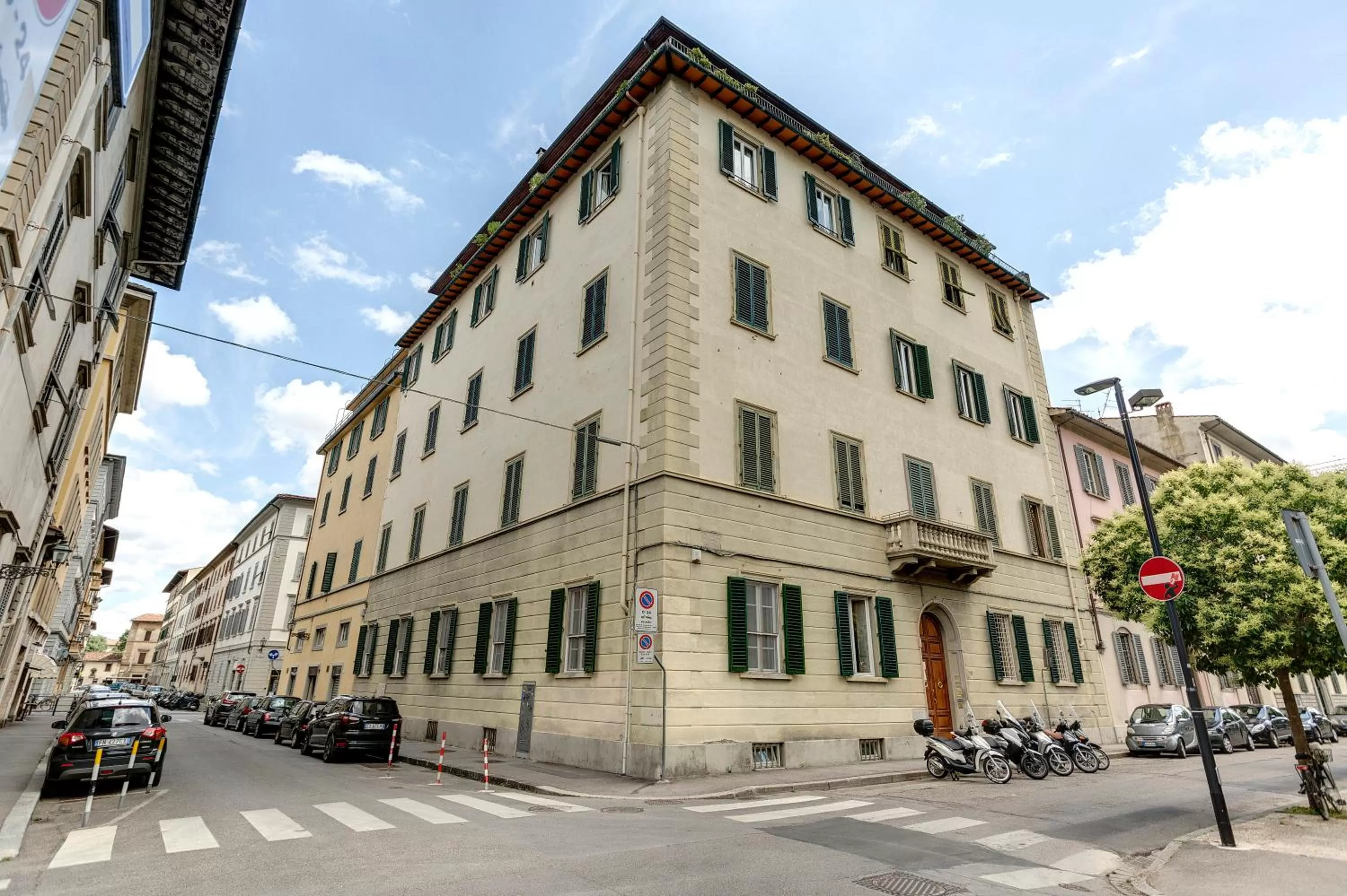 Property Building in Al Consolato