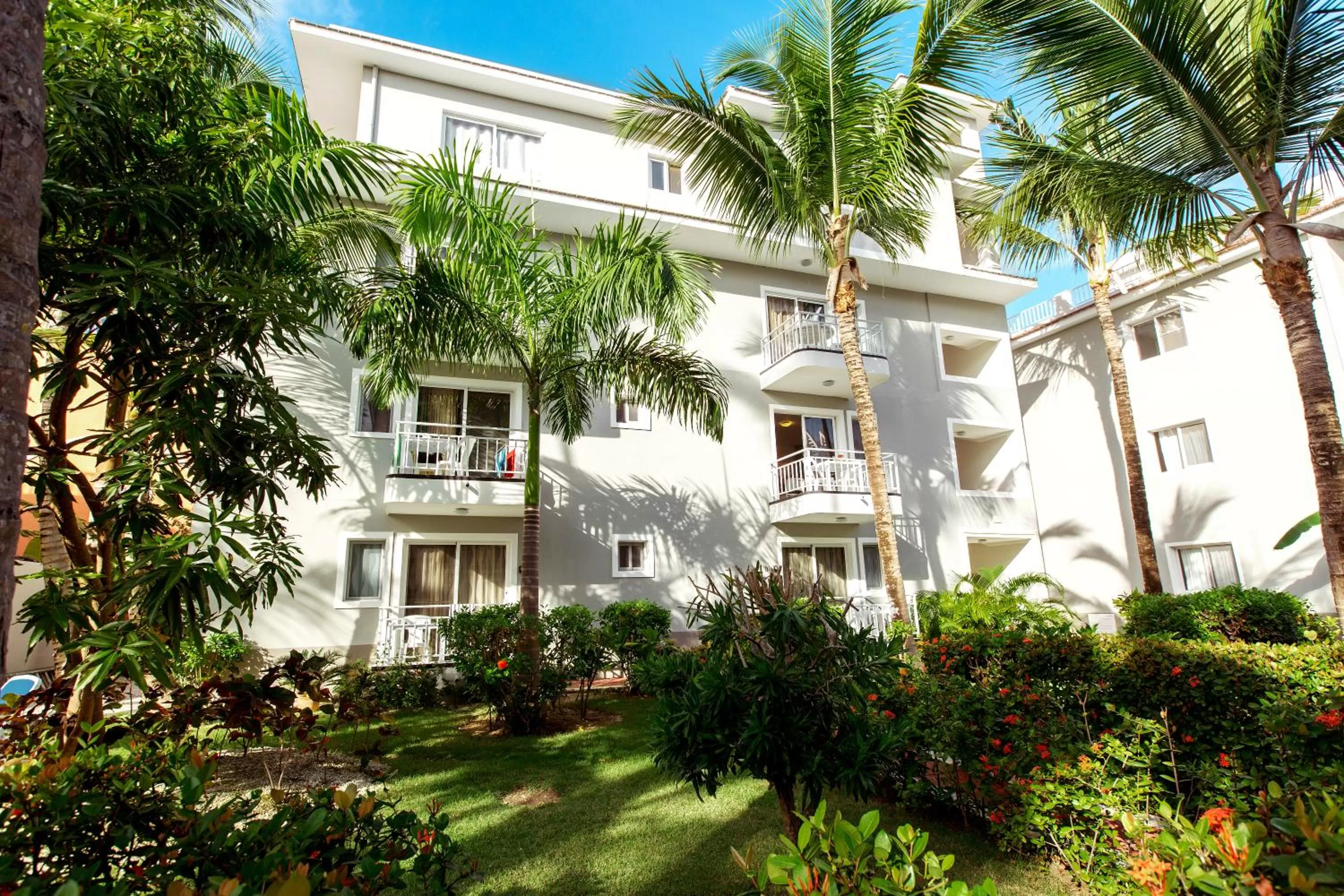 Property Building in FIESTA SOL CARIBE playa LOS CORALES