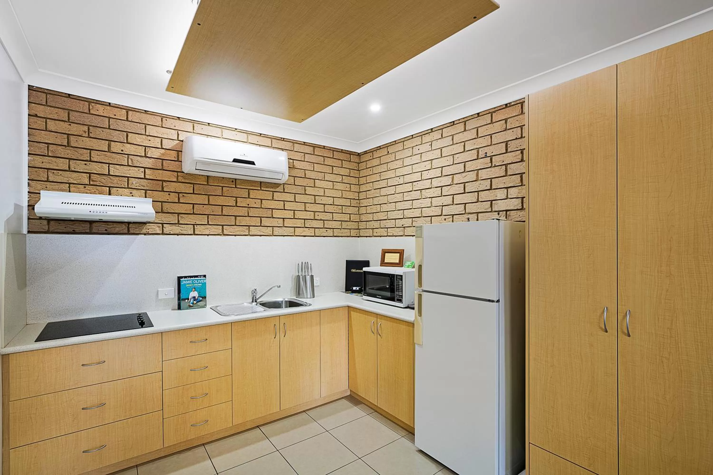 Kitchen or kitchenette in Sunray Motor Inn