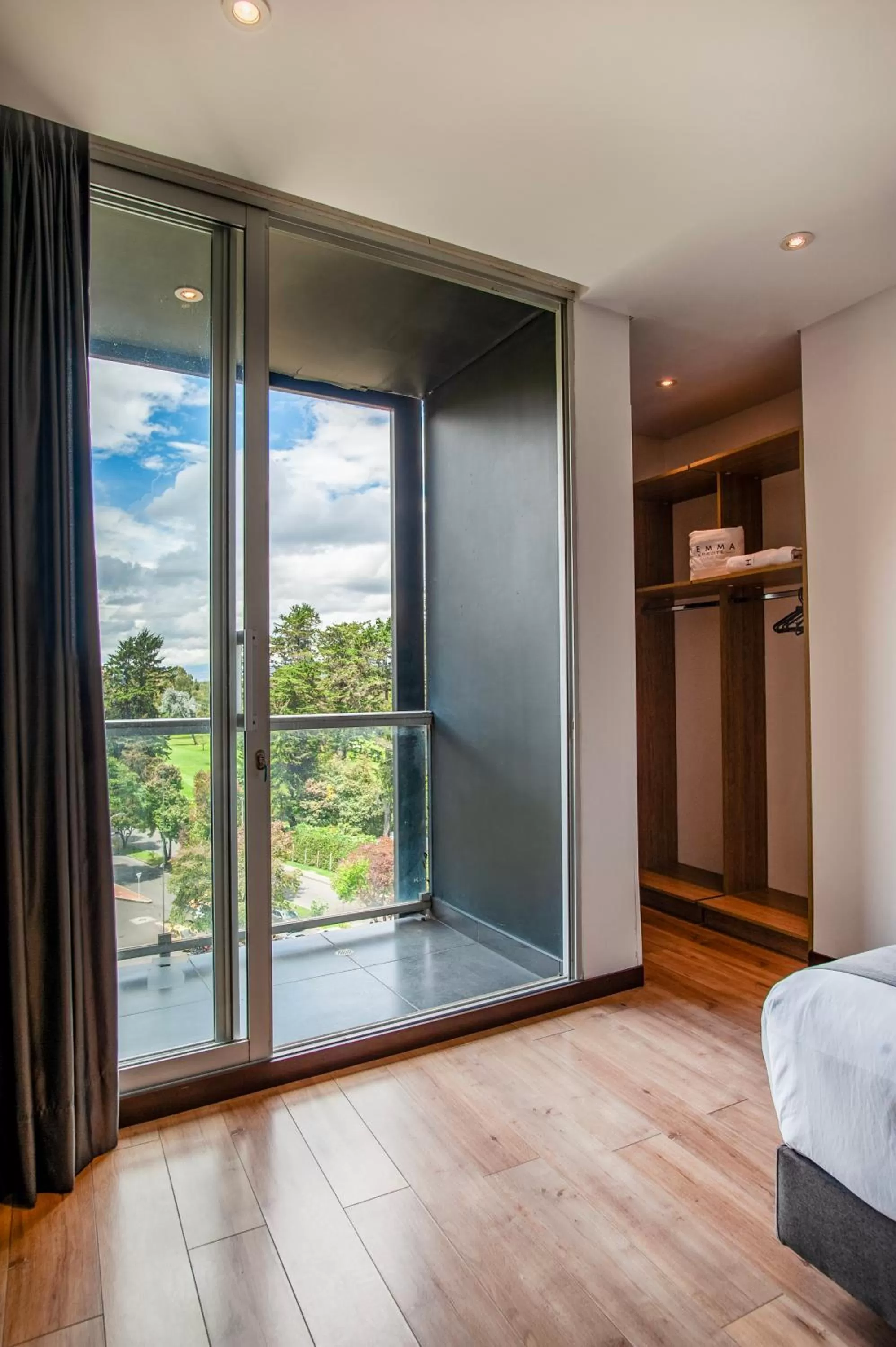 Balcony/Terrace, Bed in Hemma Bogotá Country Luxury Suites Hotel