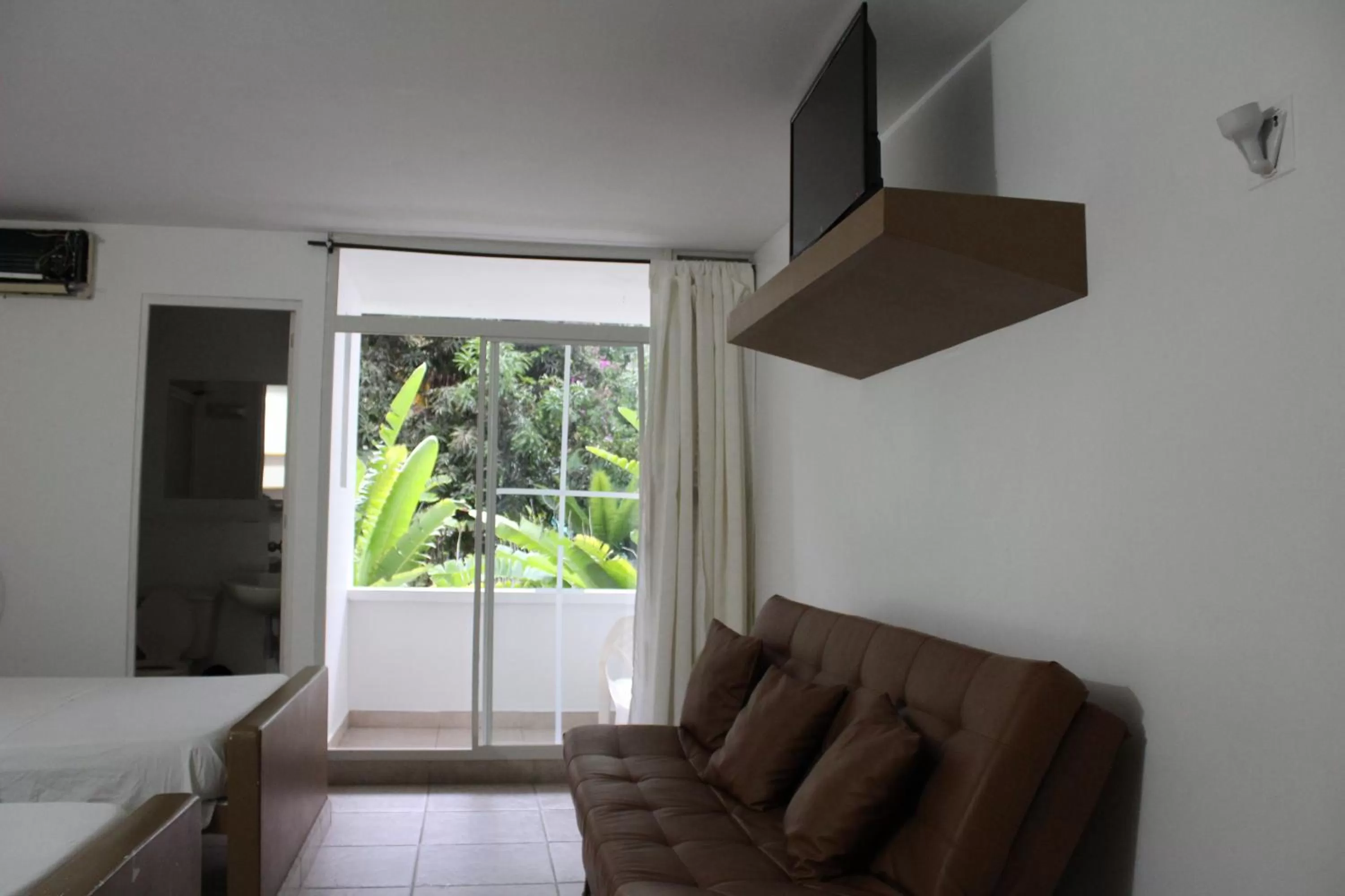 Photo of the whole room in Rio Escondido