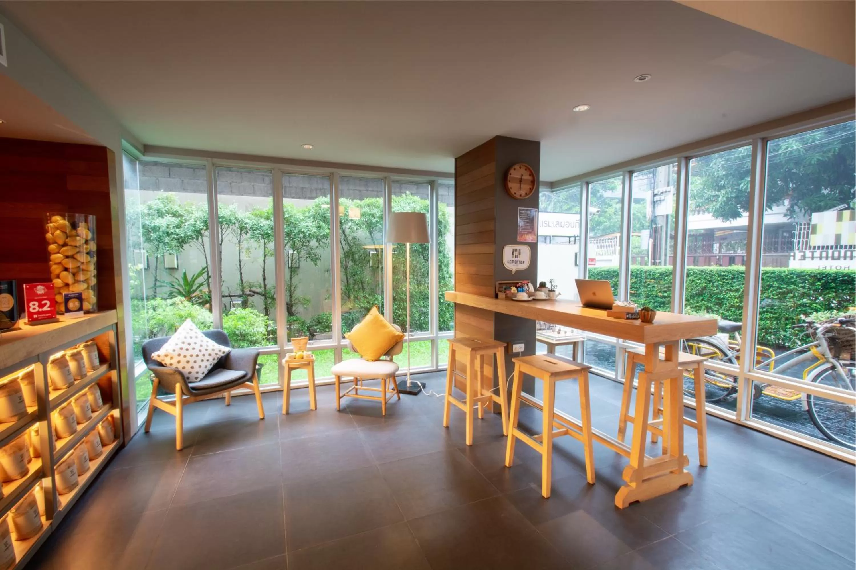 Lobby or reception in Lemontea Hotel Bangkok