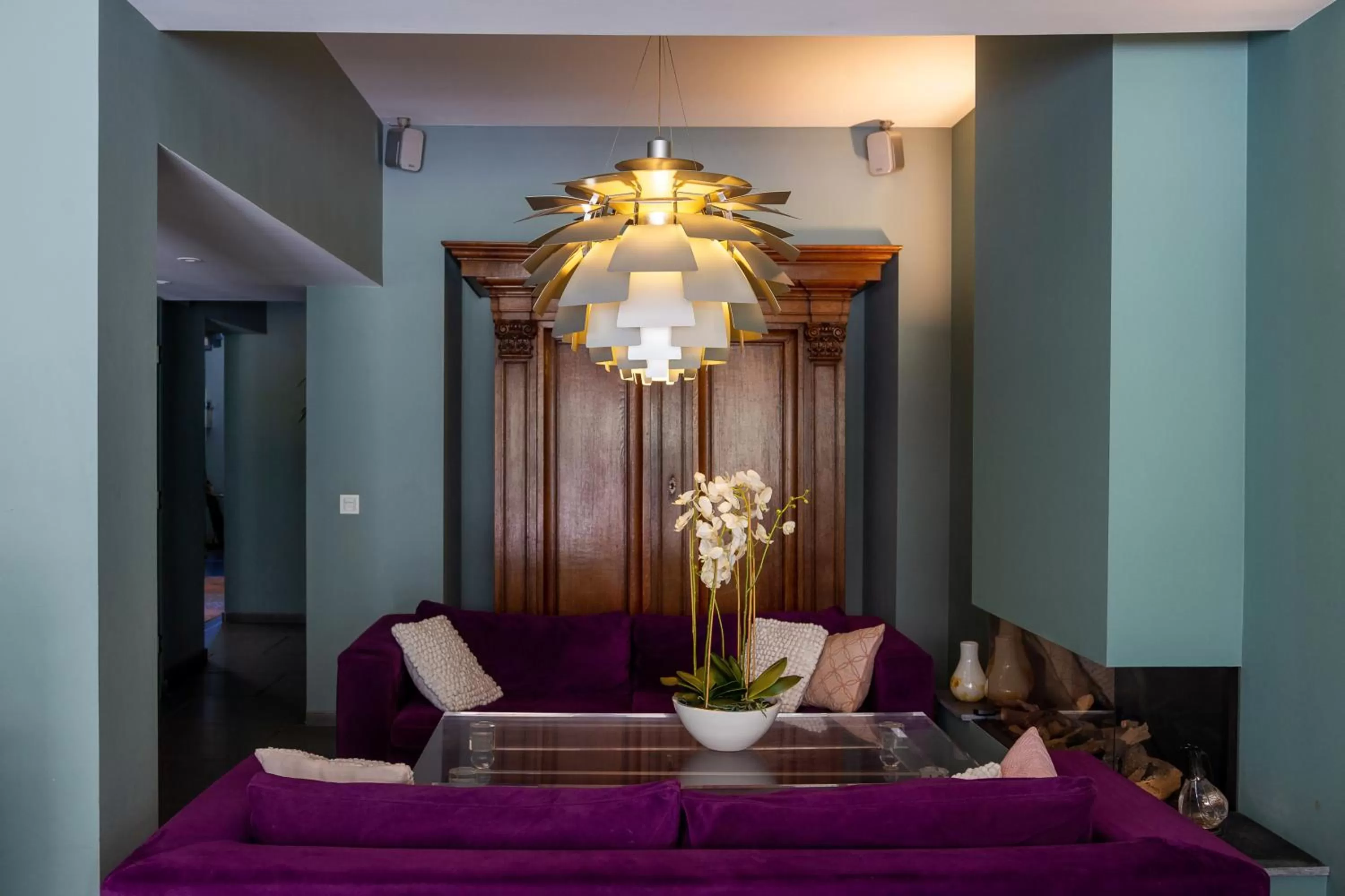 Communal lounge/ TV room in B&B Saint-Georges -Located in the city centre of Bruges-