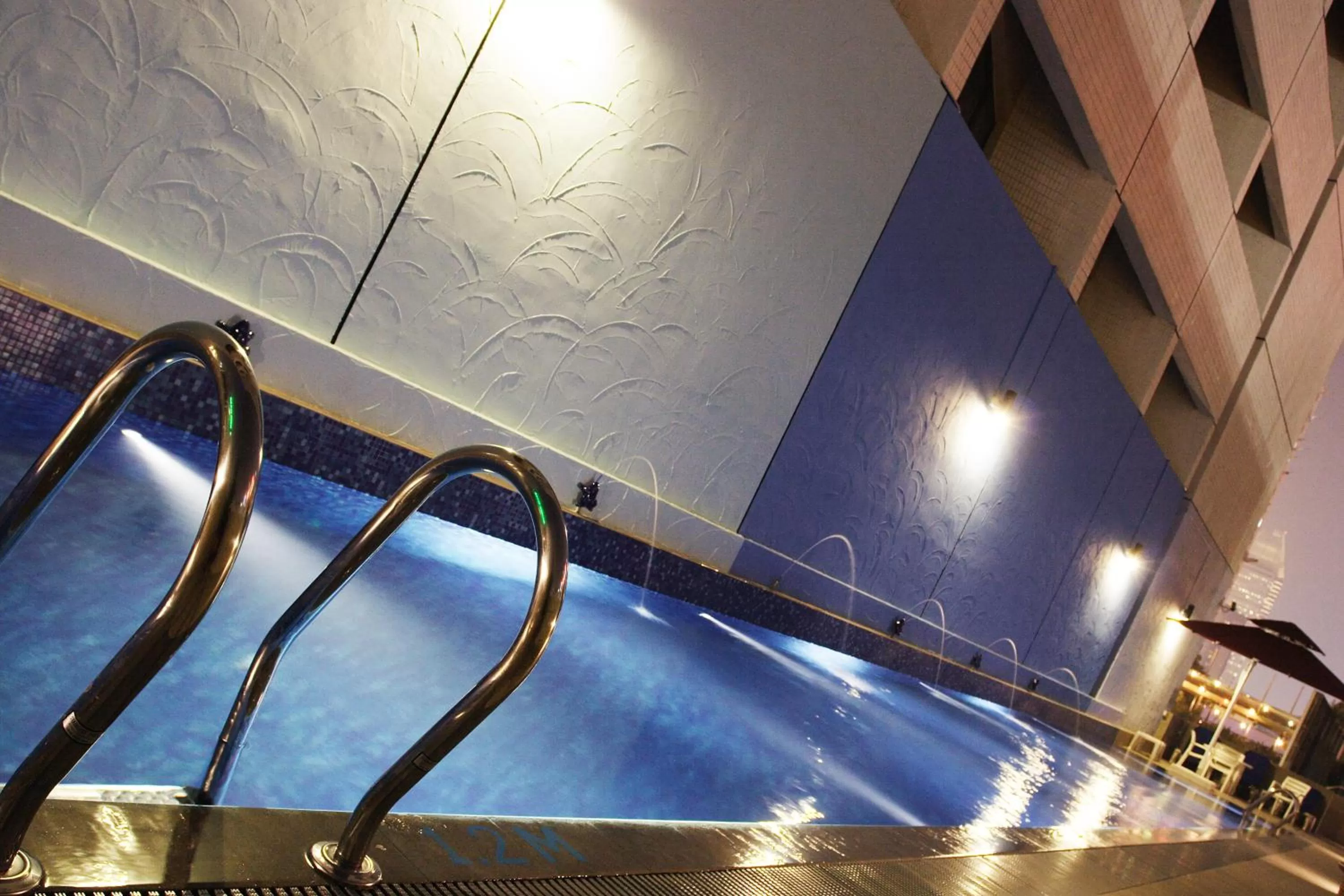 Swimming pool in Hotel Royal Queens