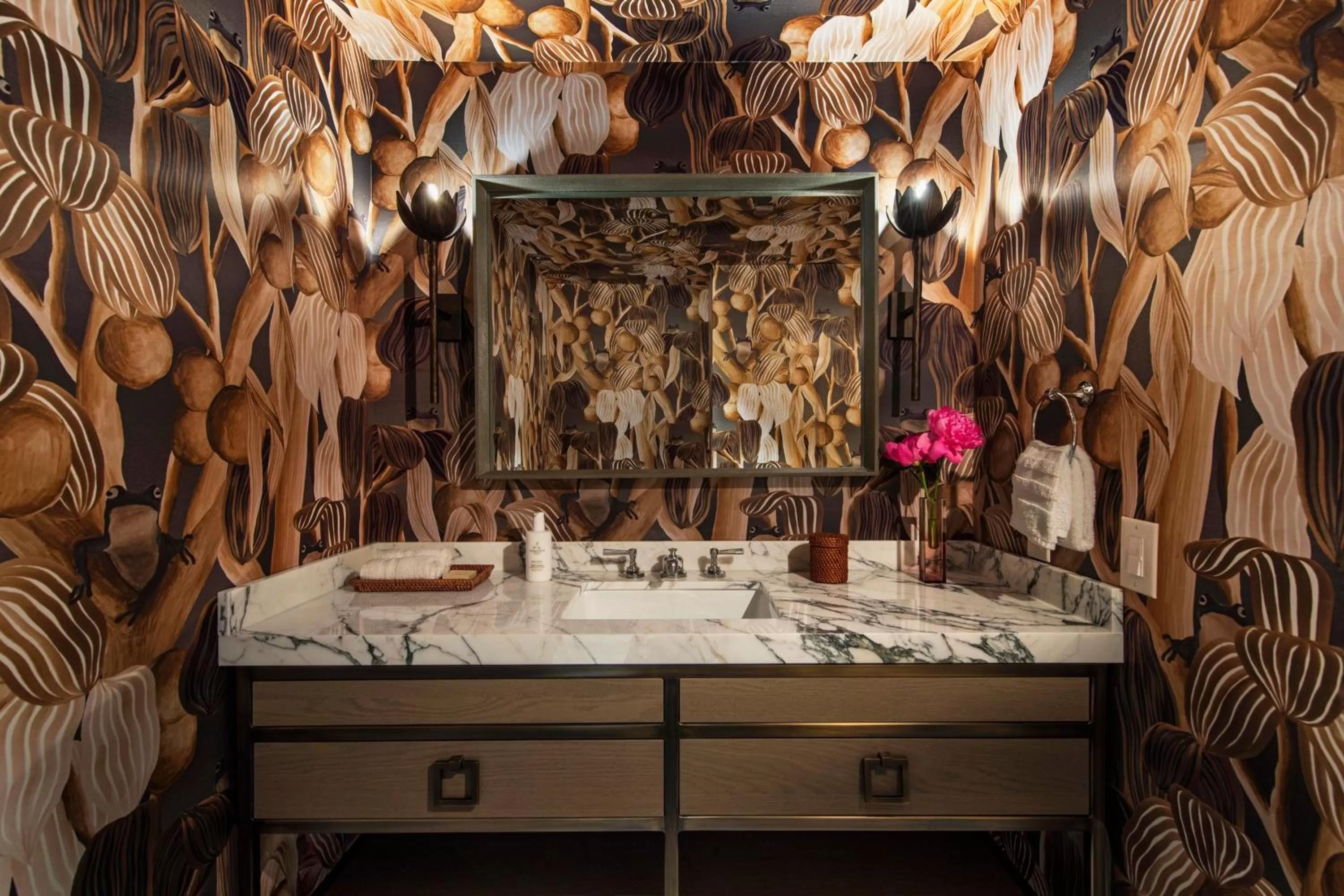 Photo of the whole room in JW Marriott Essex House New York