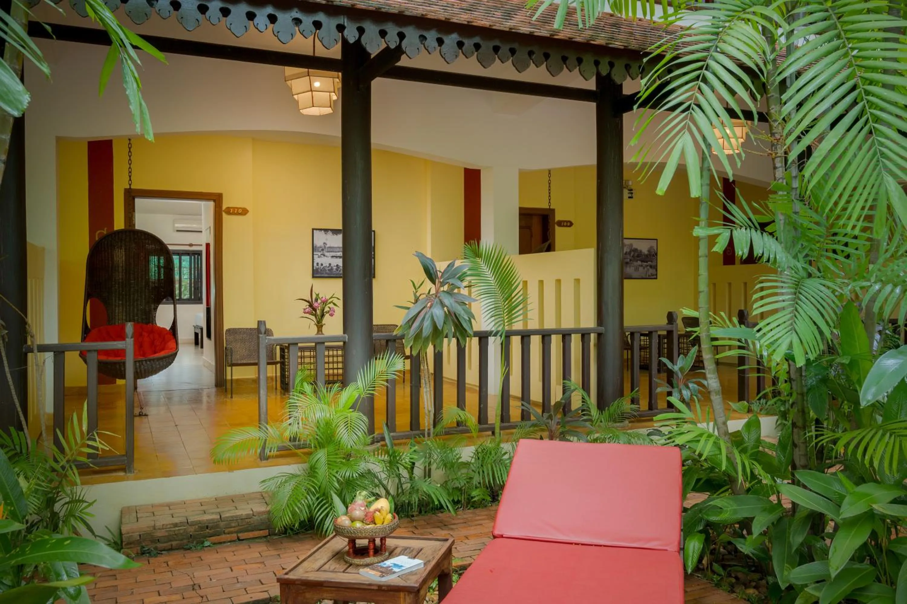 Patio in Pandora Suite D'Angkor