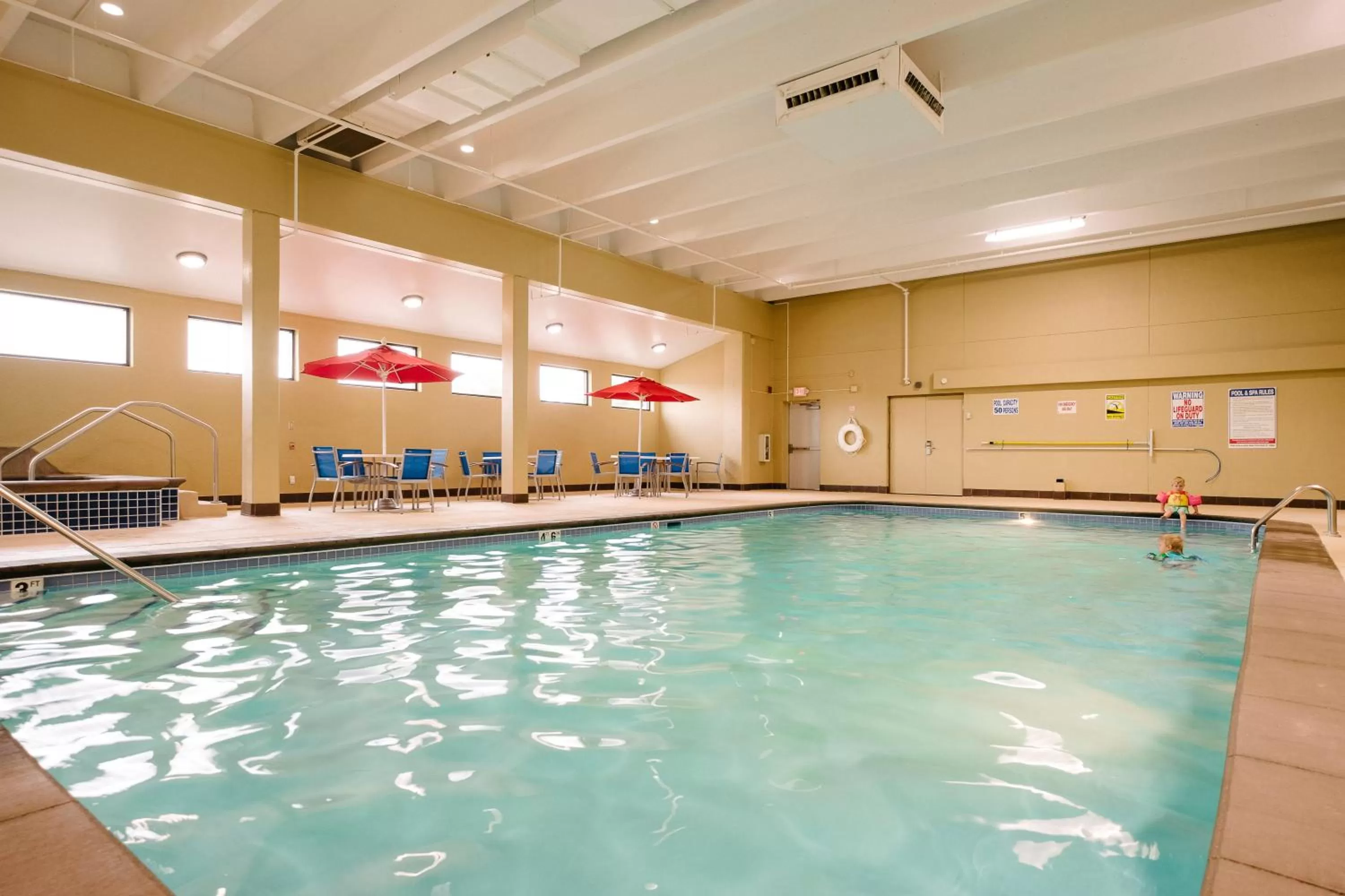 Swimming pool in Radisson Hotel St Paul Downtown