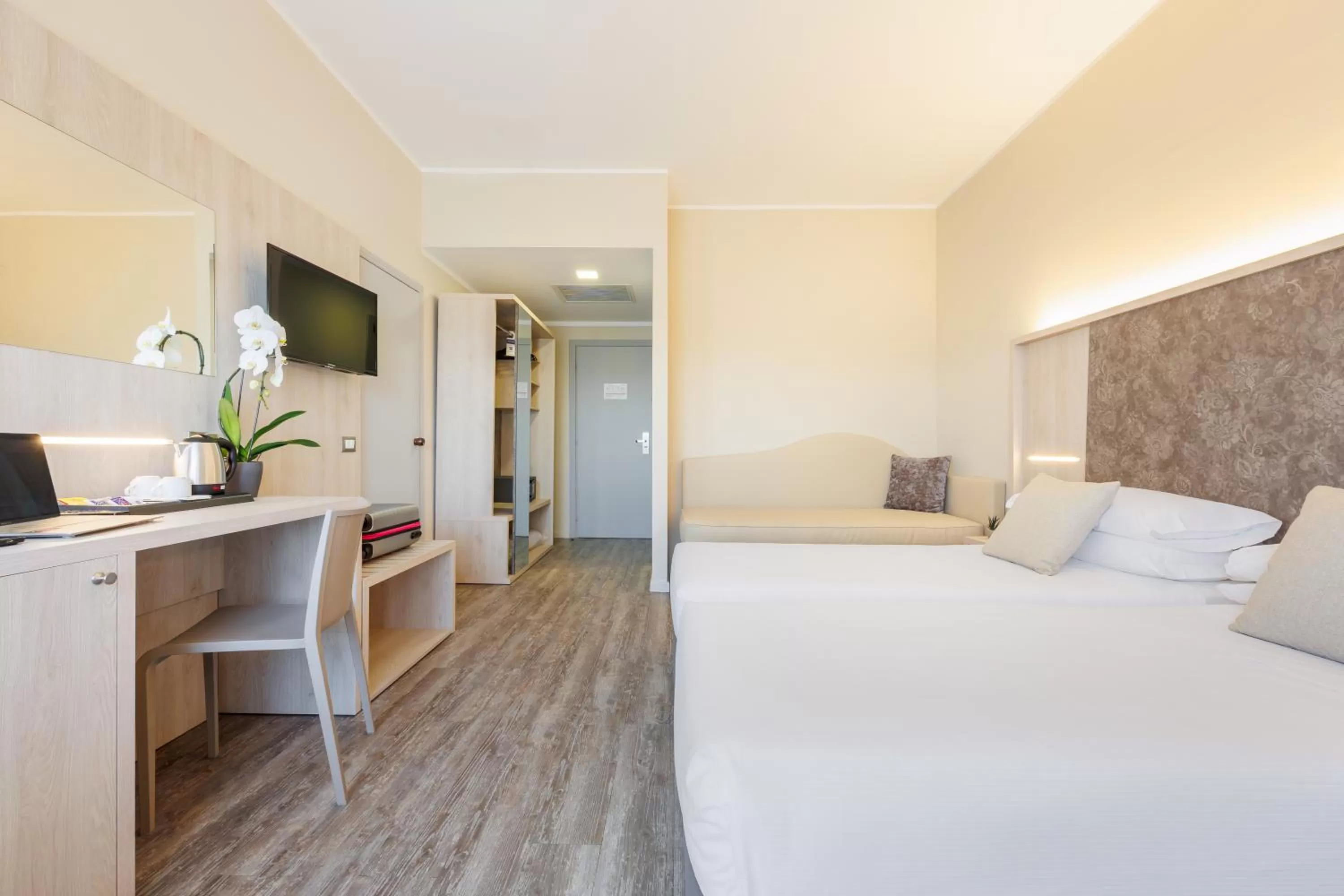 View (from property/room), Bed in JR Hotels Gate 7 Bologna