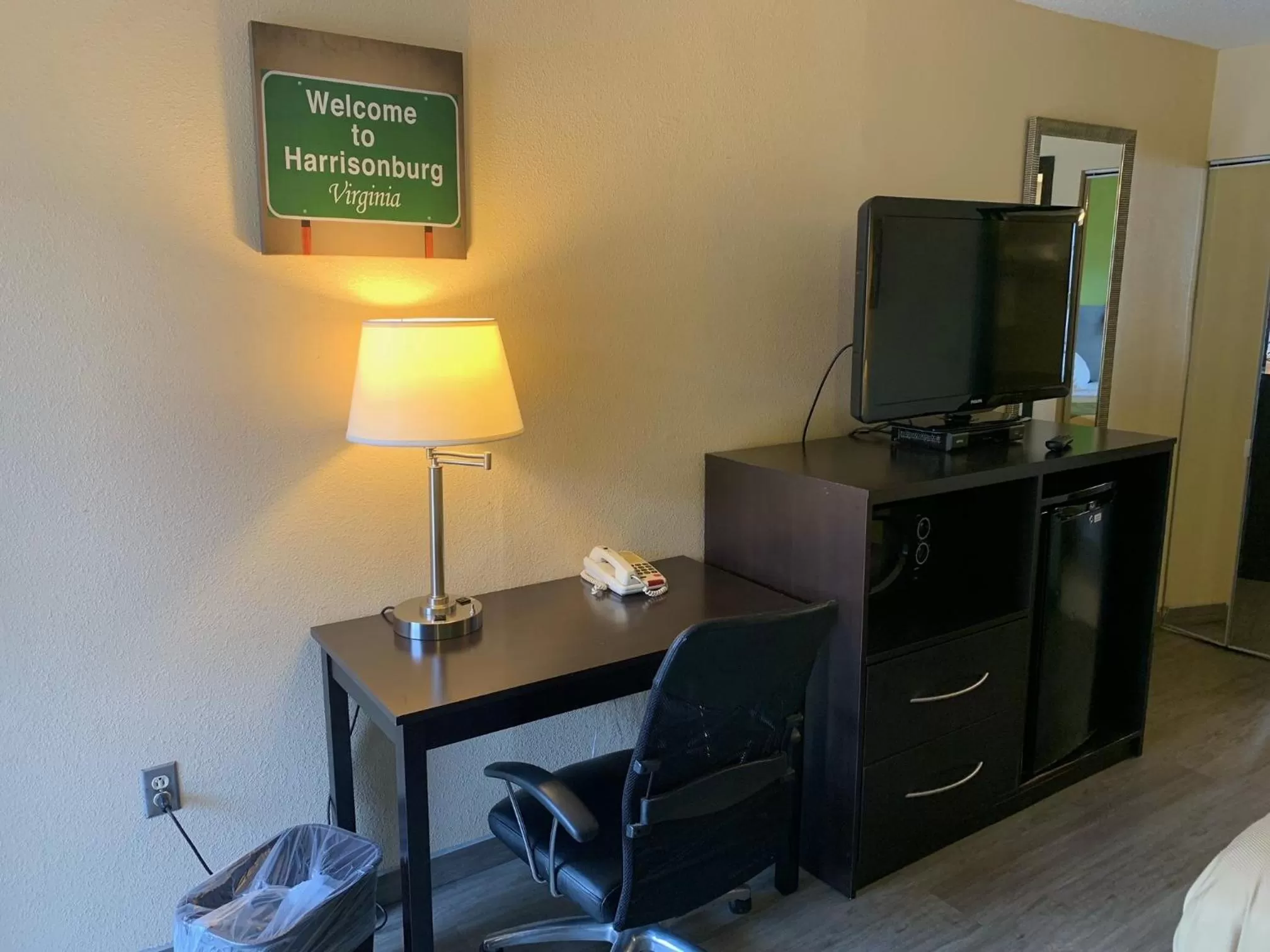 Double Room with Two Double Beds - Non-Smoking in Days Inn by Wyndham Harrisonburg