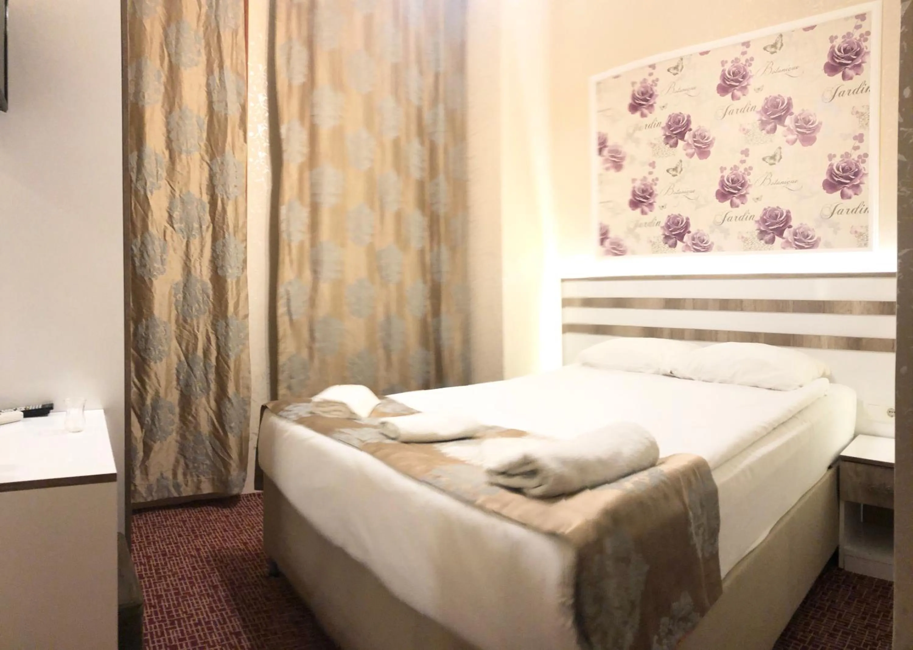 Bed in Art City Hotel Istanbul