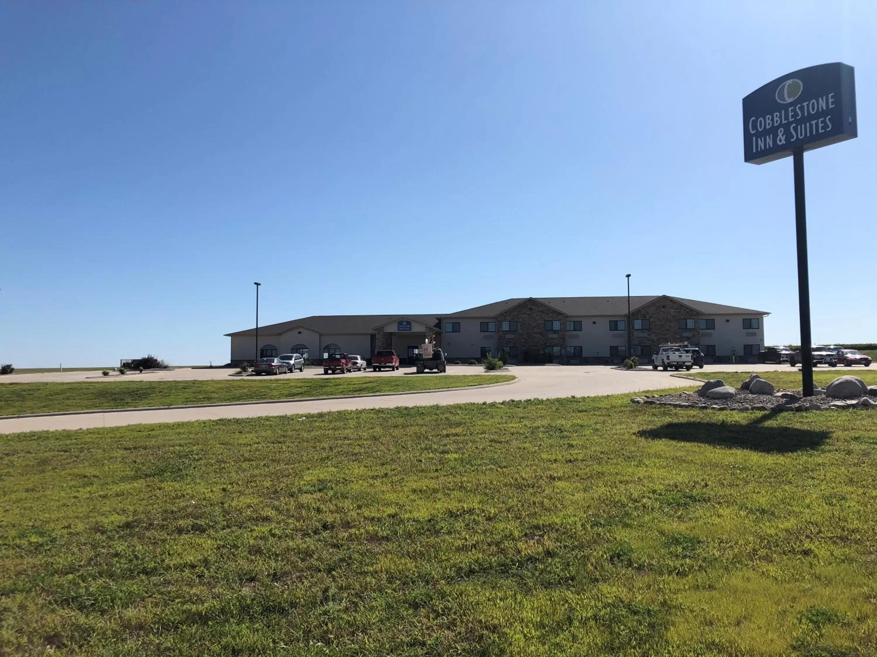 Property building in Cobblestone Inn & Suites - Holstein