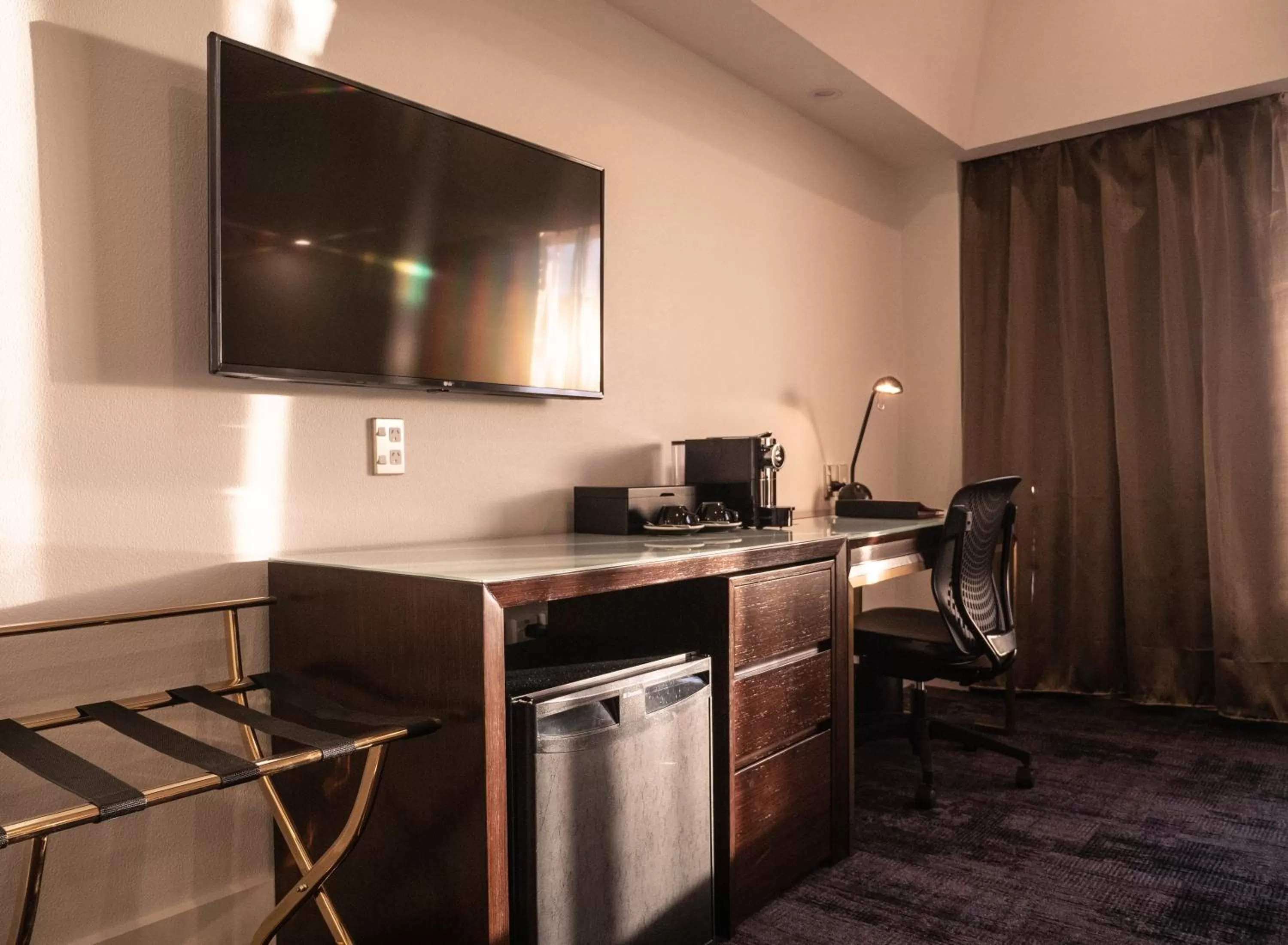 TV and multimedia in James Cook Hotel Grand Chancellor