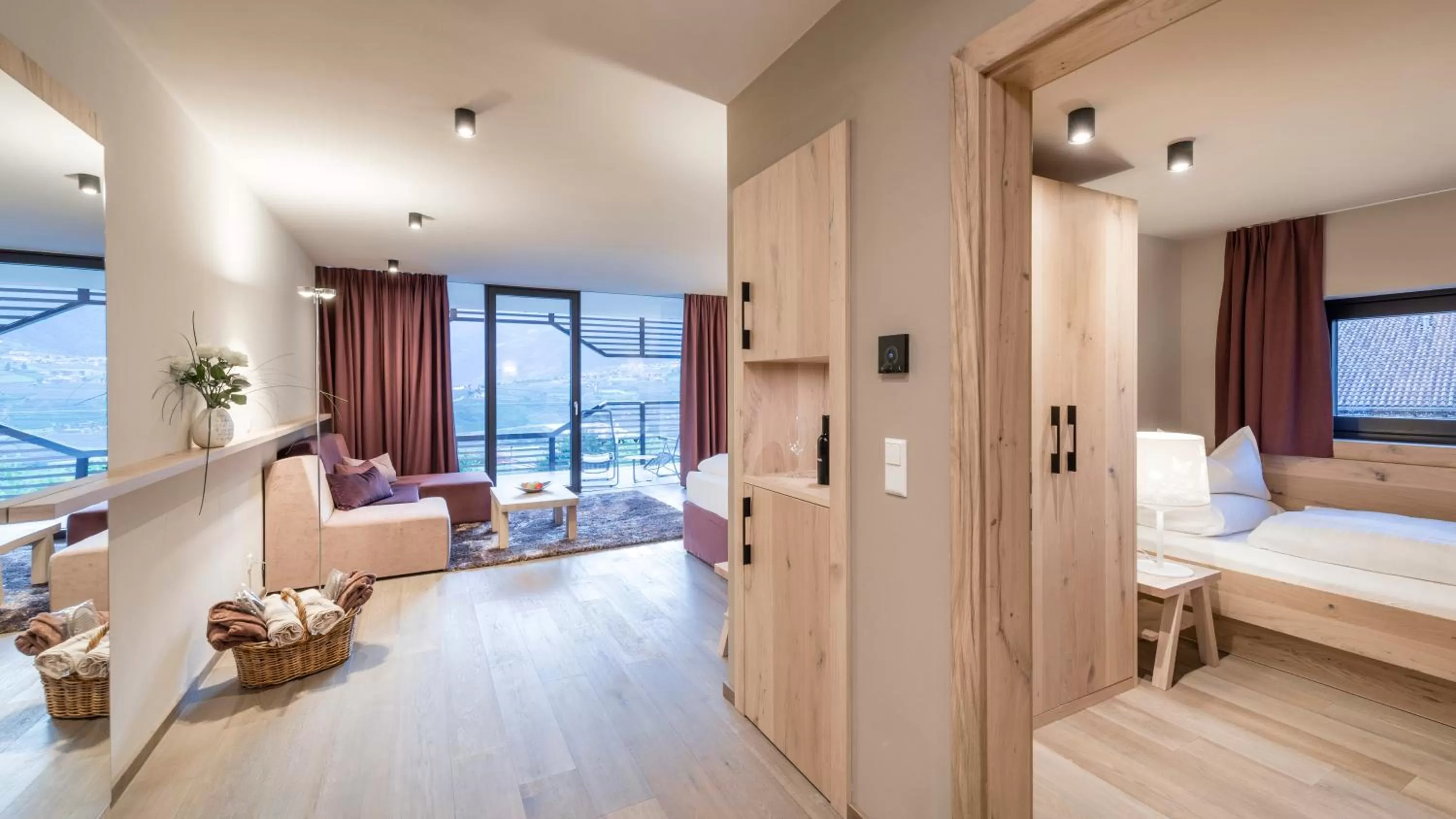 Bedroom, Bed in Hotel Rosengarten (Schenna Resort)