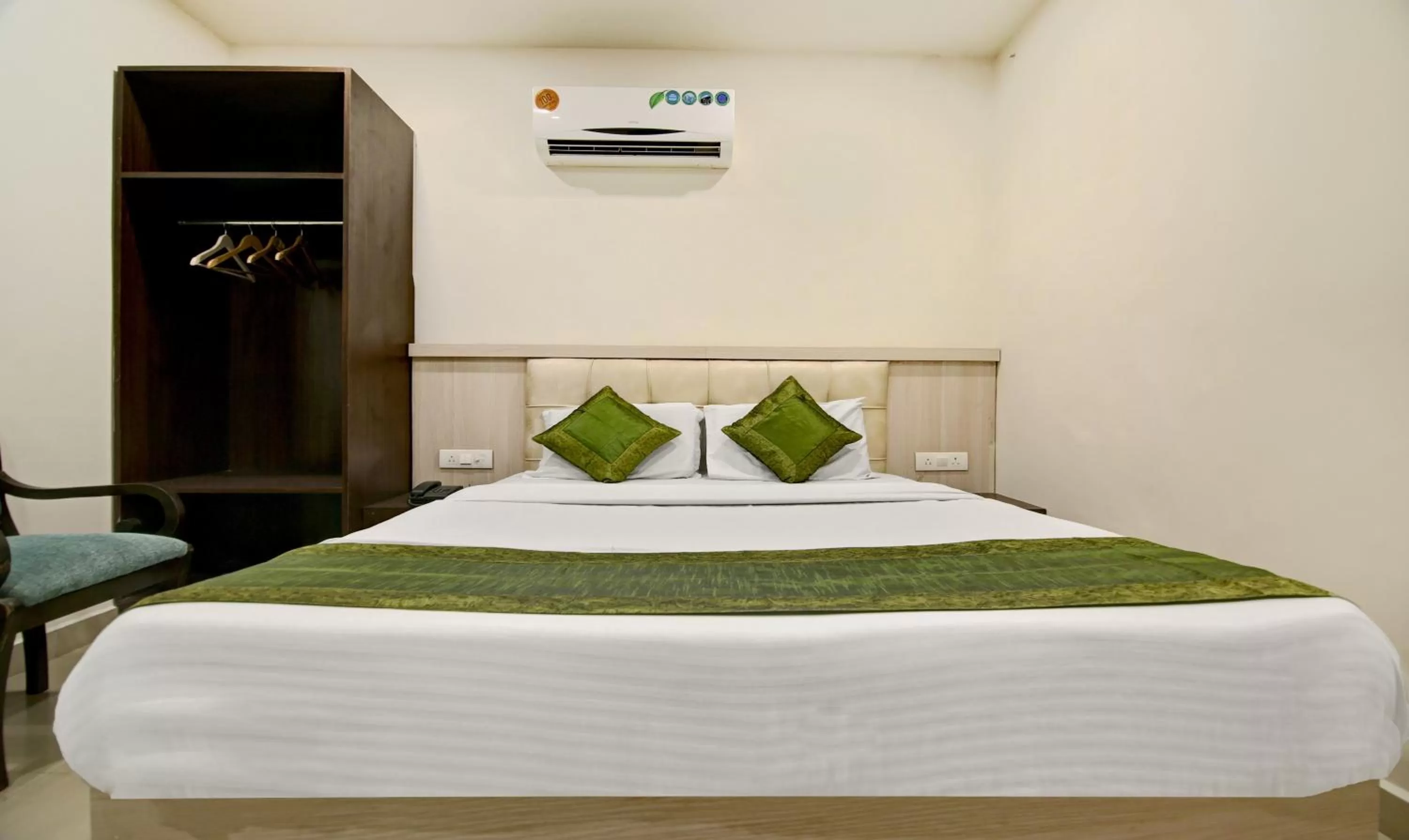 Bed in Itsy By Treebo - Solitaire