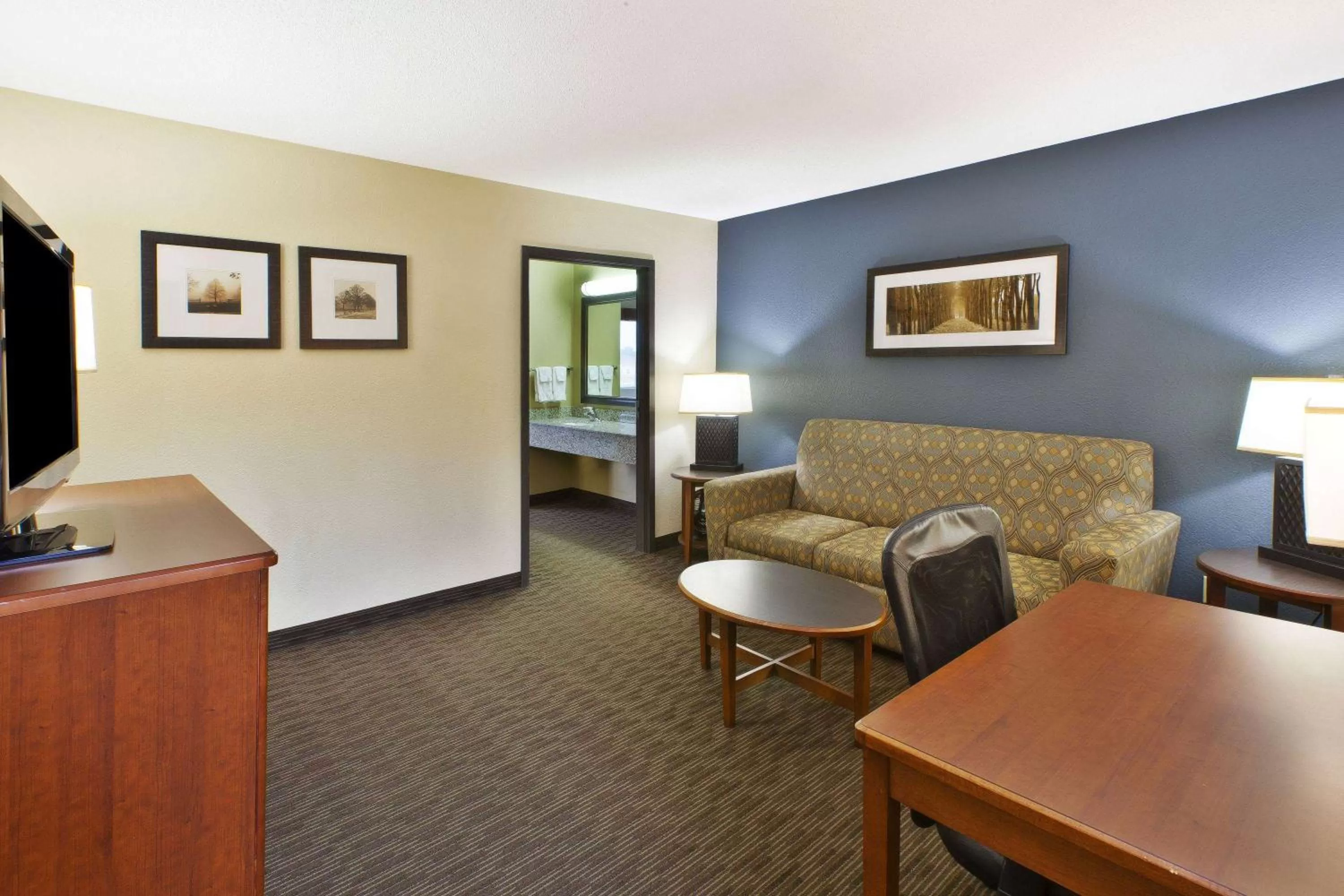 Photo of the whole room in AmericInn by Wyndham Bay City