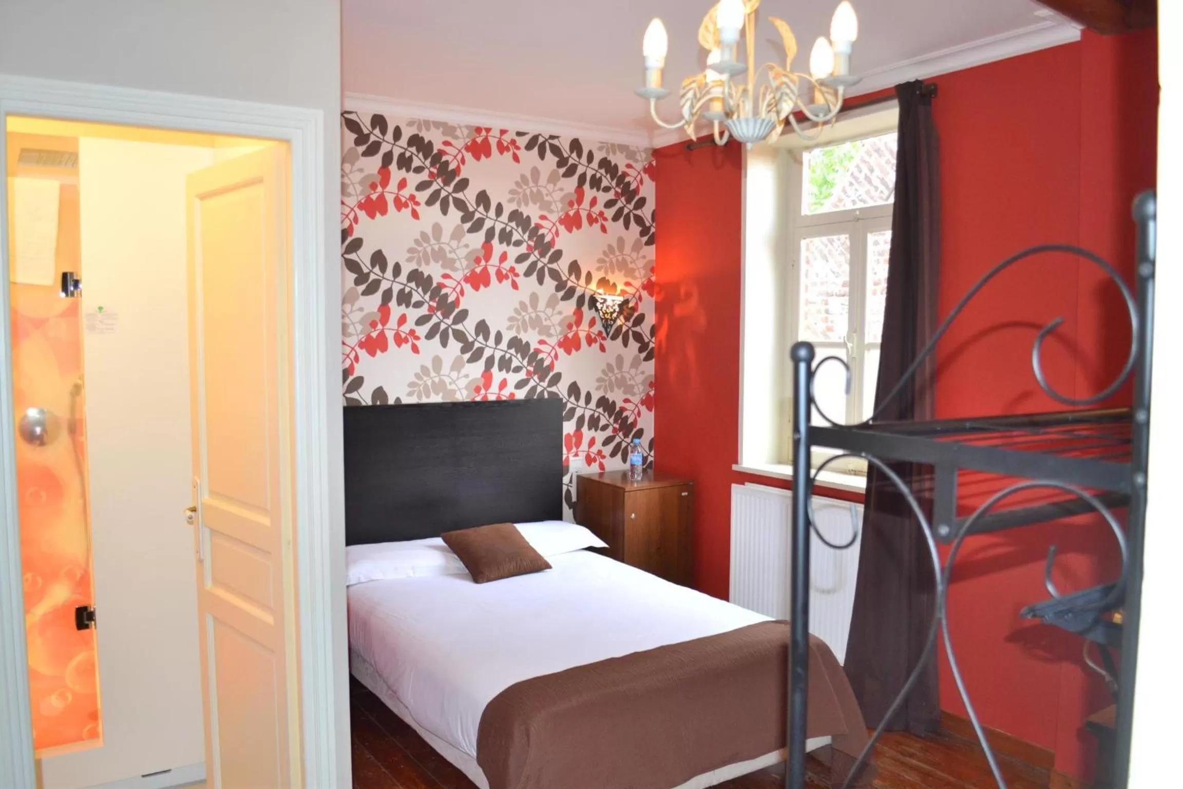 Photo of the whole room, Bed in Le Domaine des Cigognes