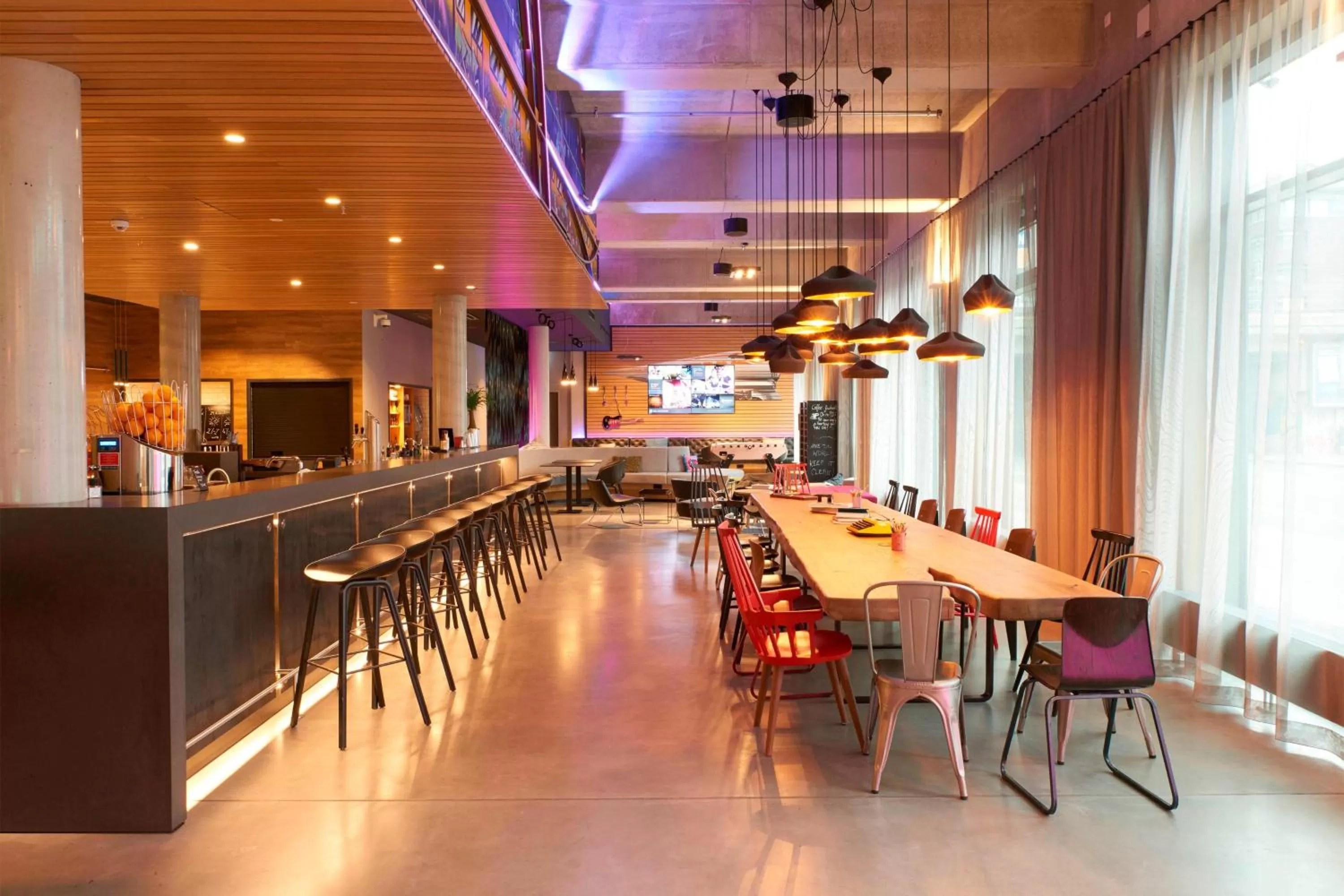 Restaurant/places to eat in Moxy Berlin Ostbahnhof