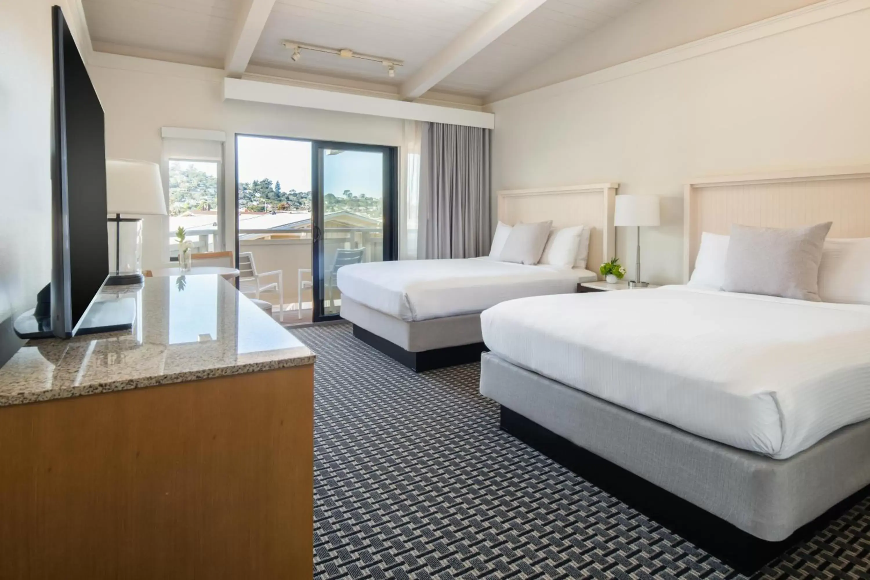 Deluxe Double Room with Balcony in The Lodge at Tiburon Deluxe Double Room with Balcony in The Lodge at Tiburon