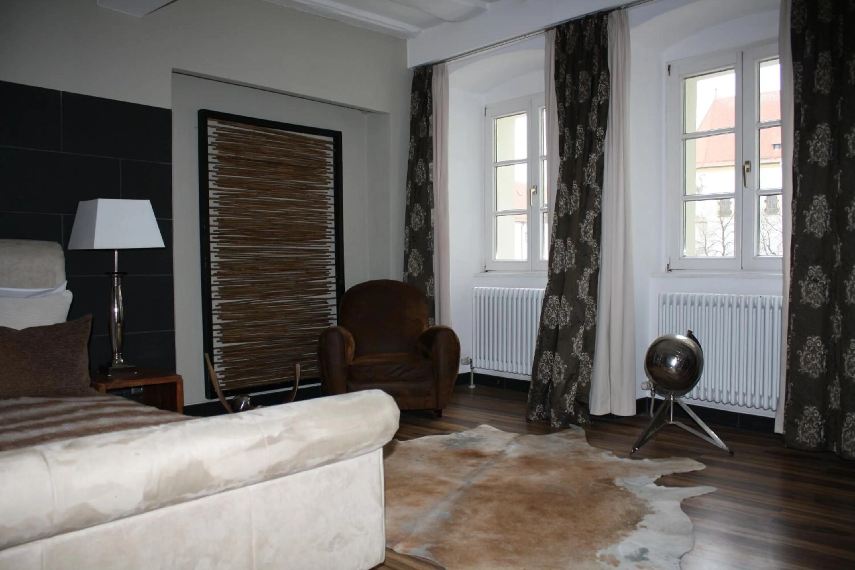 Photo of the whole room in Elements Hotel