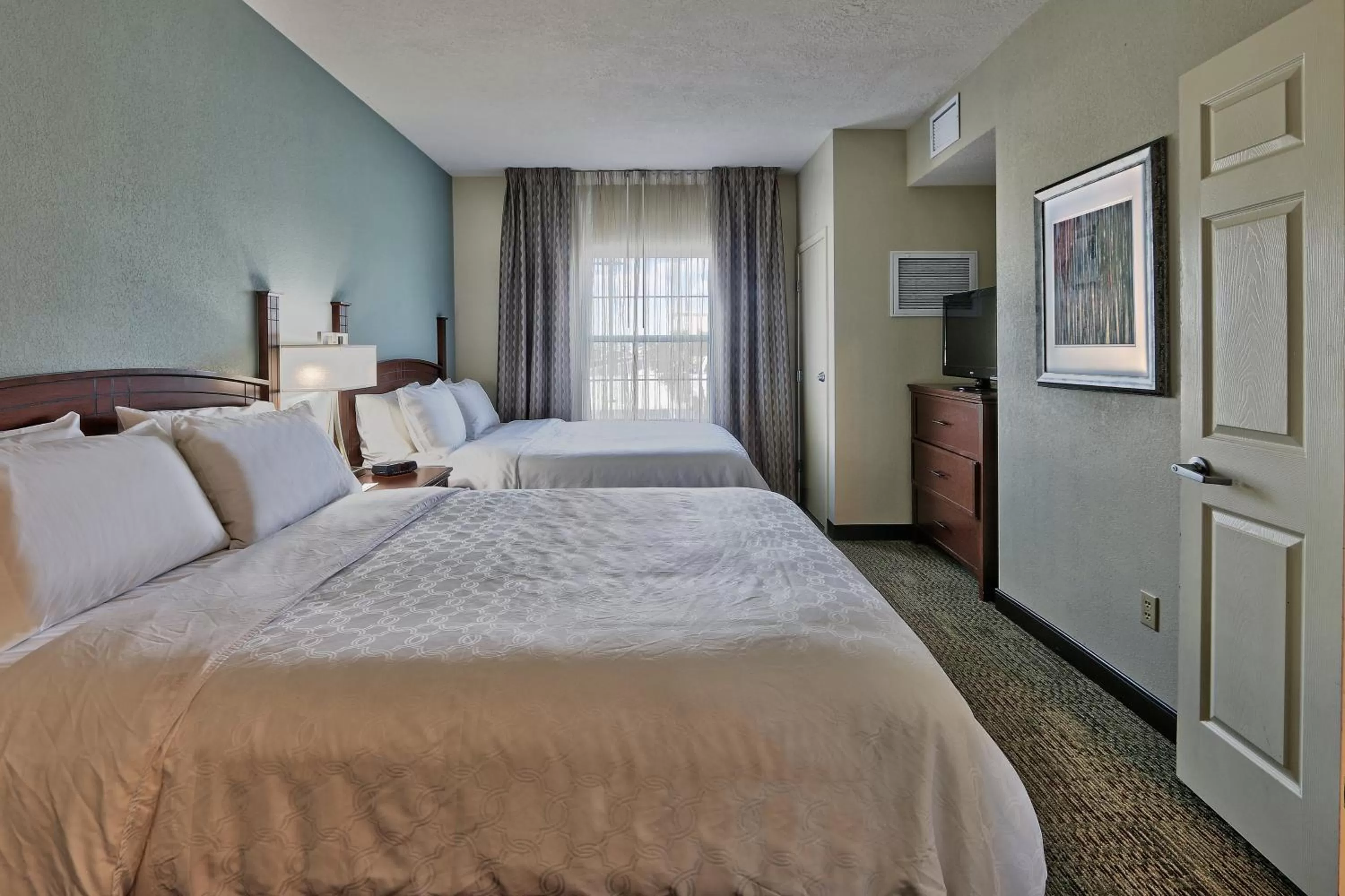 Photo of the whole room, Bed in Staybridge Suites Albuquerque North by IHG
