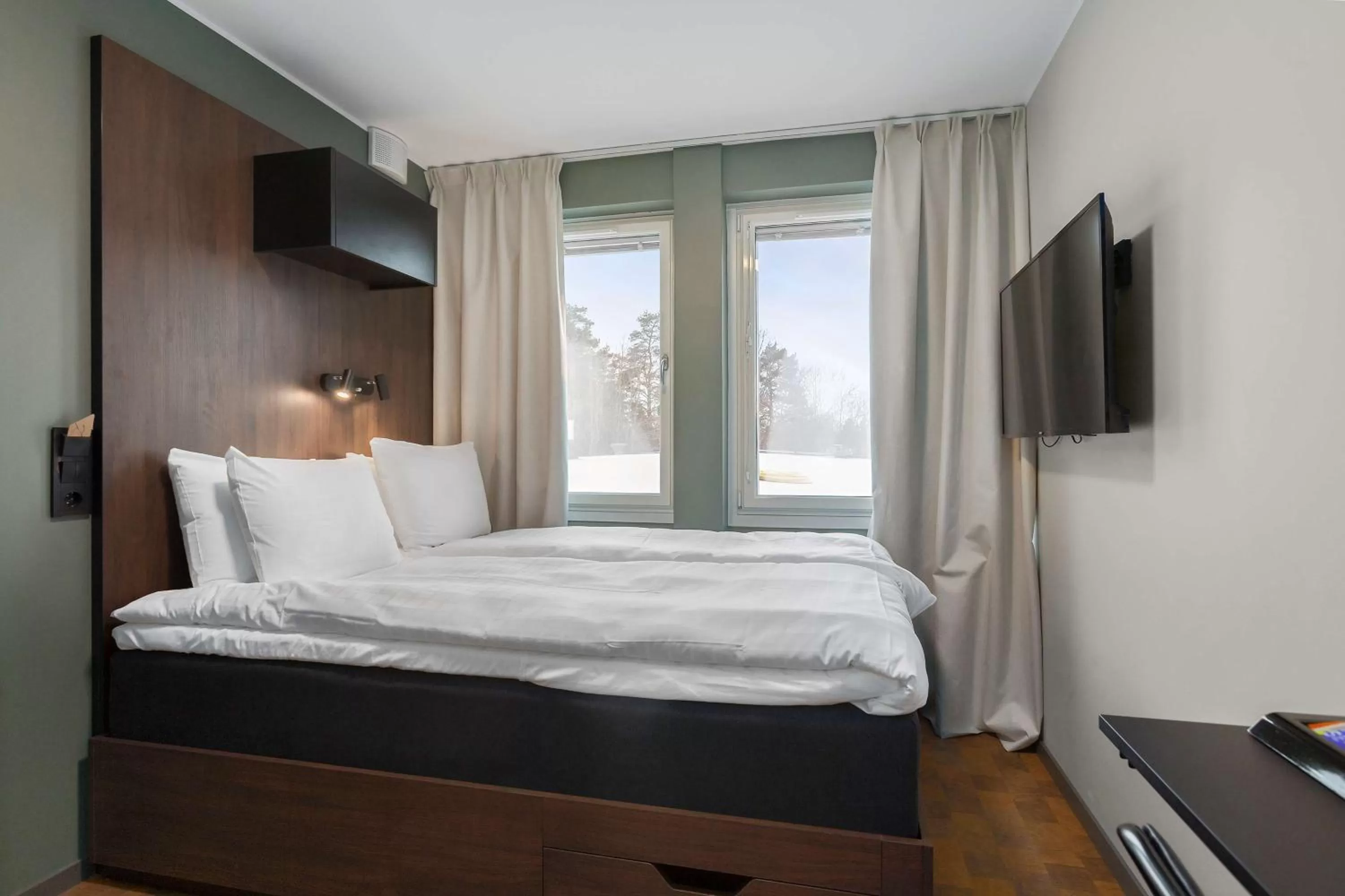Bedroom, Bed in Sure Hotel Studio by Best Western Bromma