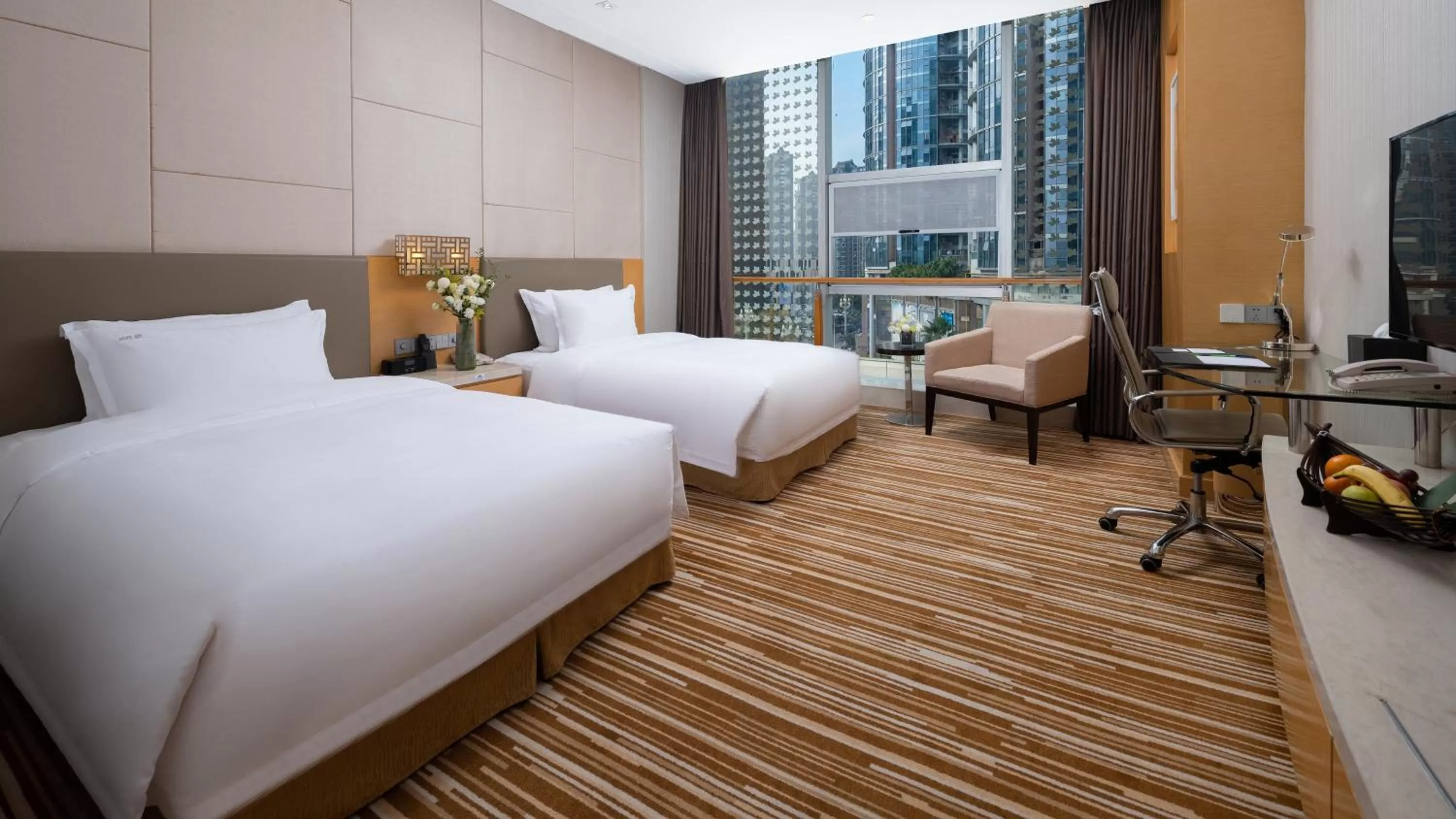 Photo of the whole room, Bed in Holiday Inn Nanchang Riverside by IHG