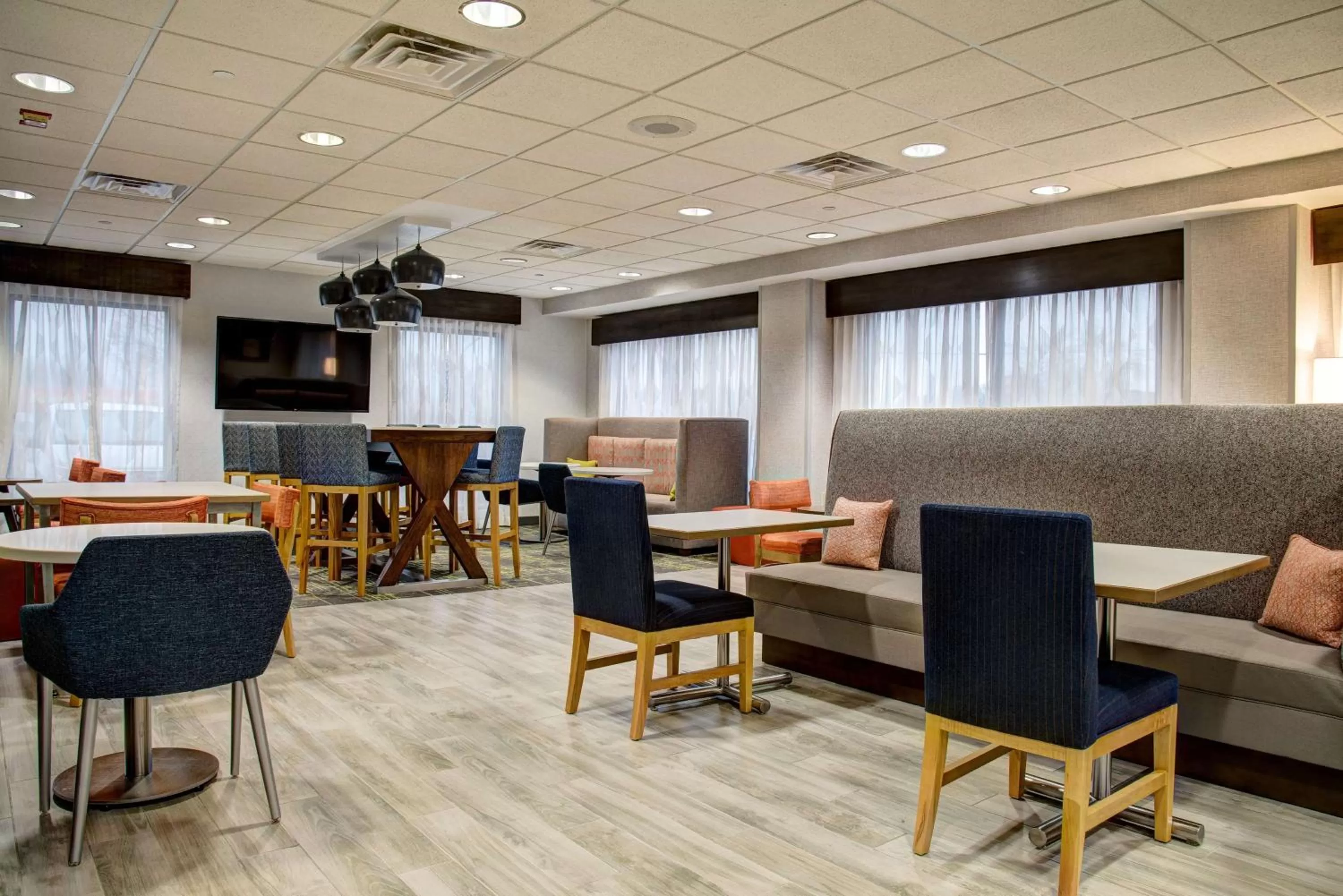 Lobby or reception in Hampton Inn Rochester