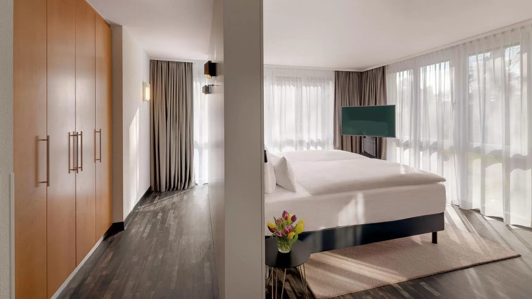 Photo of the whole room, Bed in Hotel the YARD Bad Honnef