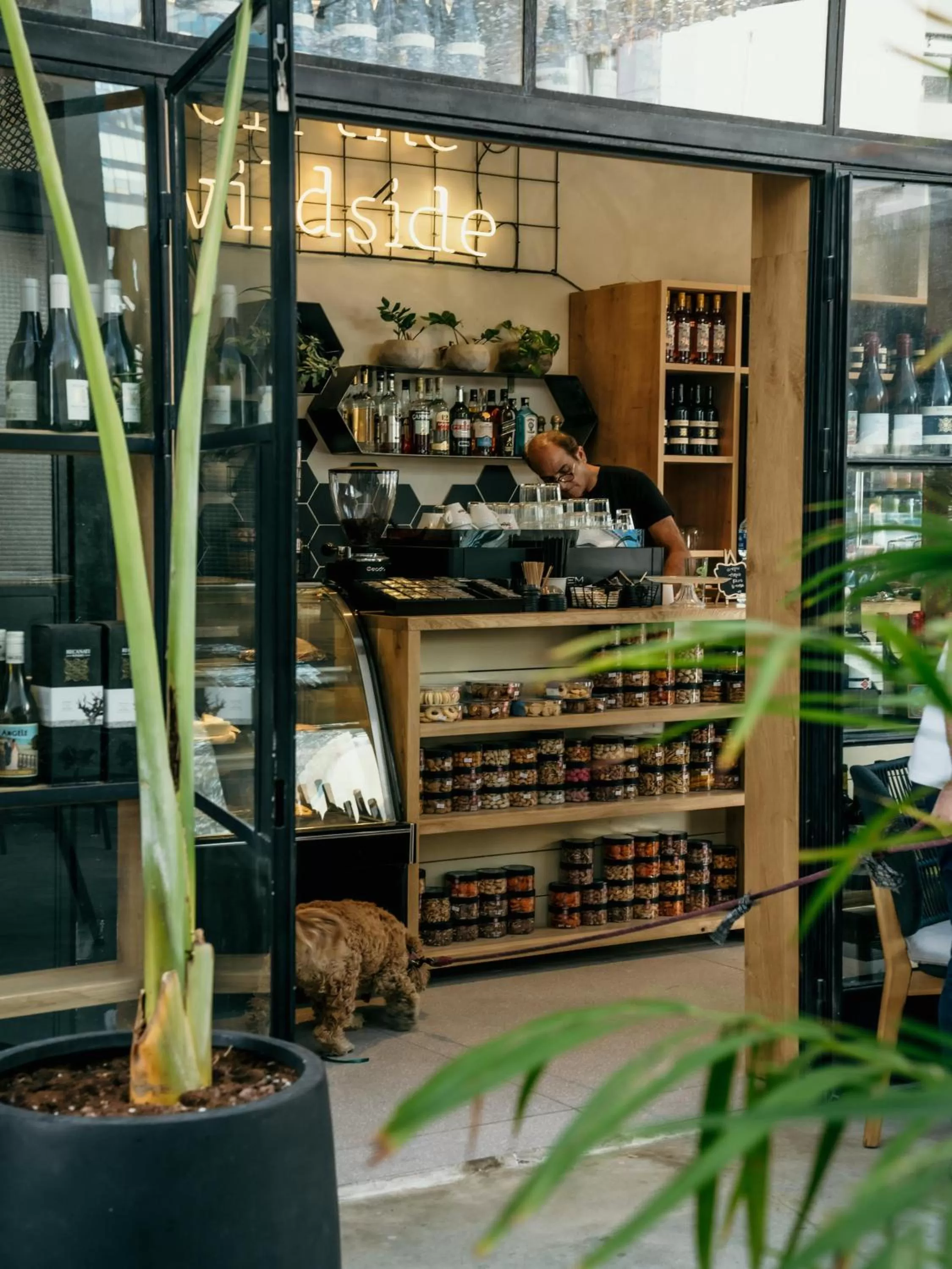 Food and drinks in DeBlox living - Ben Avigdor Apartments