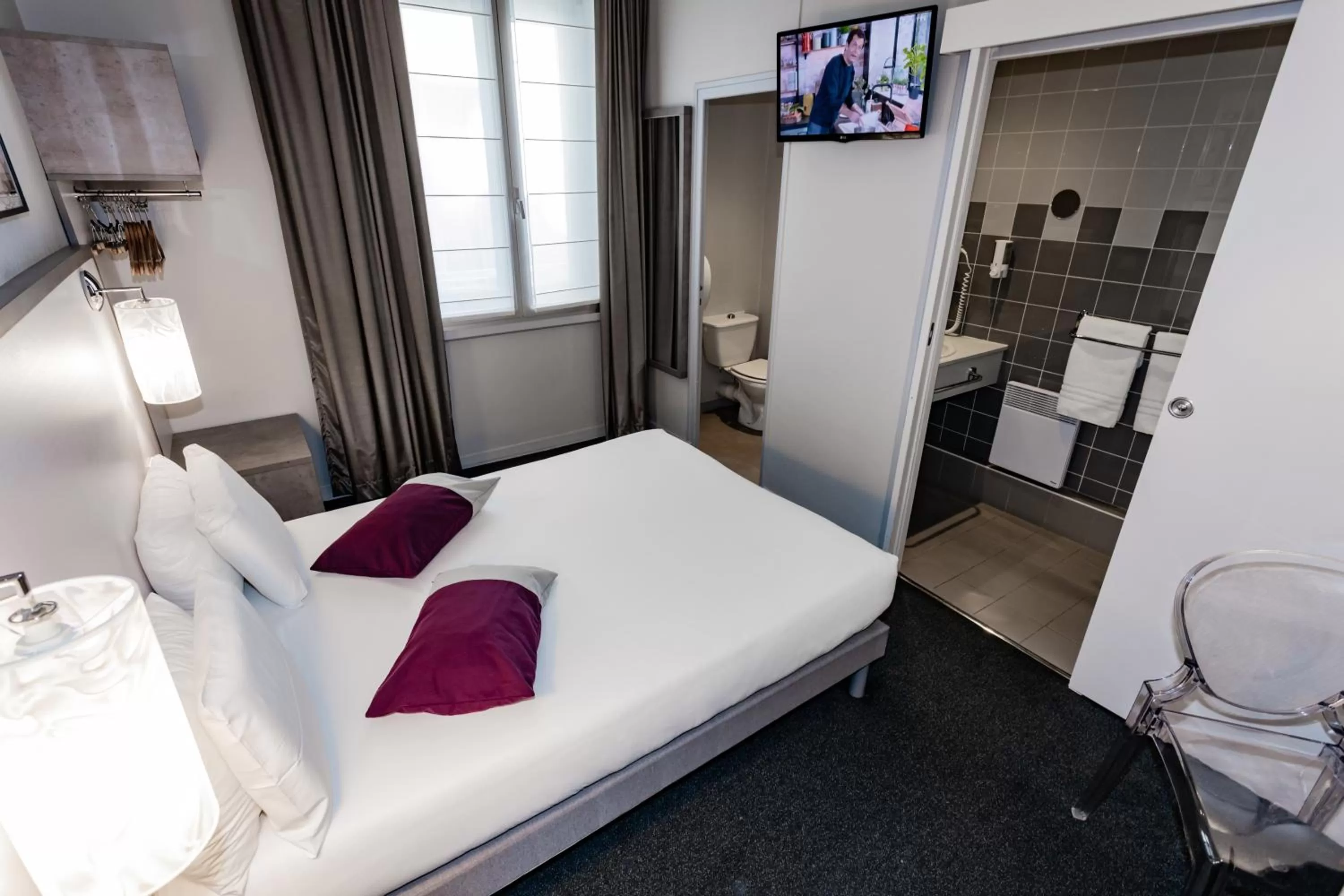 Bedroom, Bed in Hôtel de Champagne