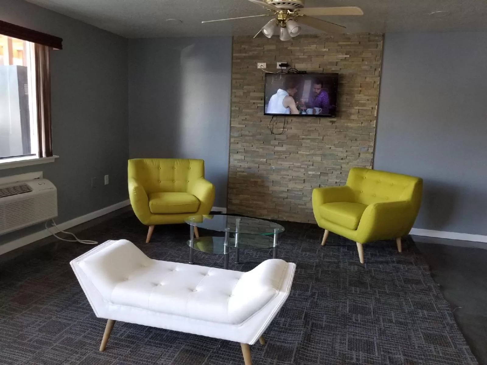 Lobby or reception in Super 8 by Wyndham San Antonio Pearl District Downtown