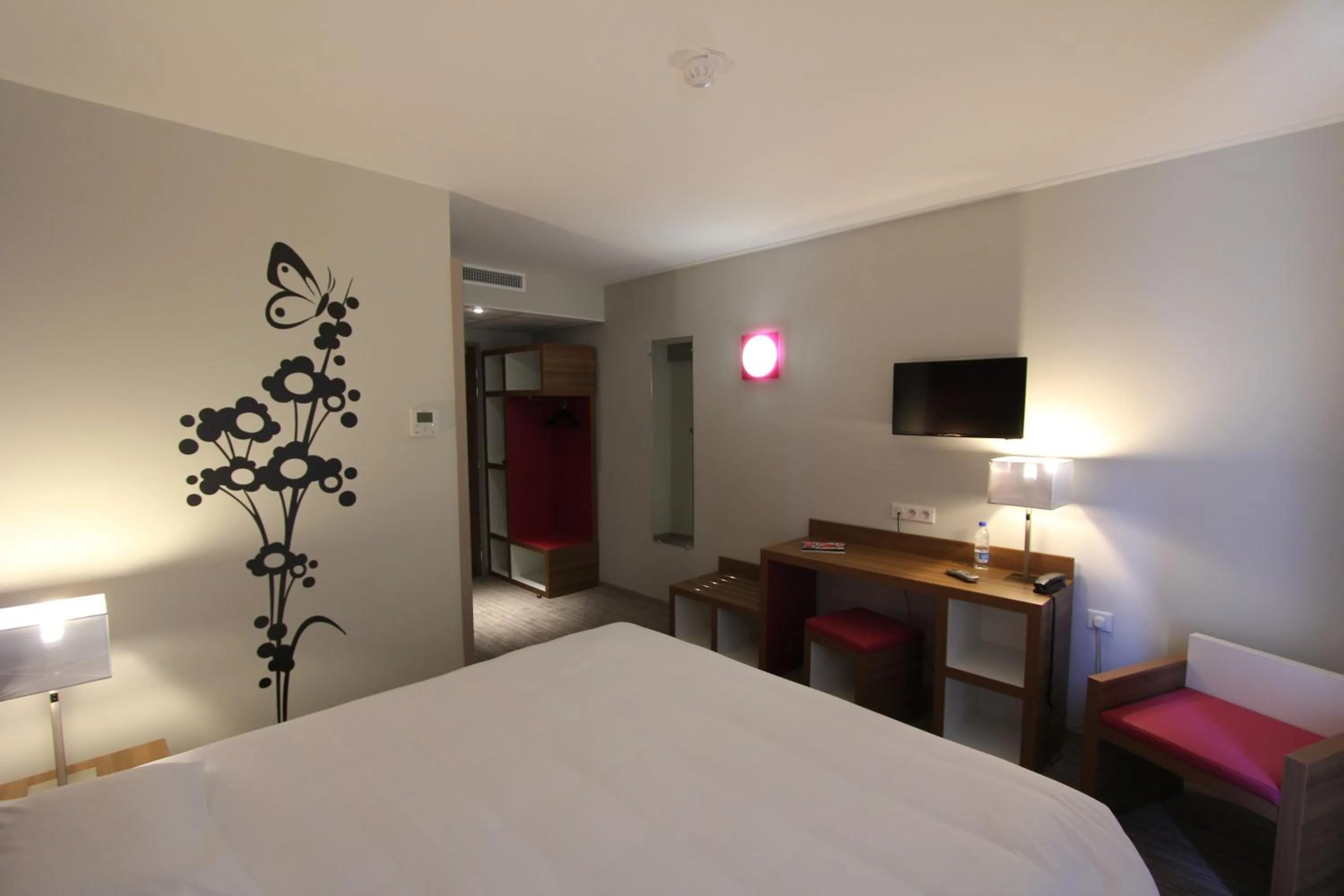 Standard Double Room in ibis Styles Castres