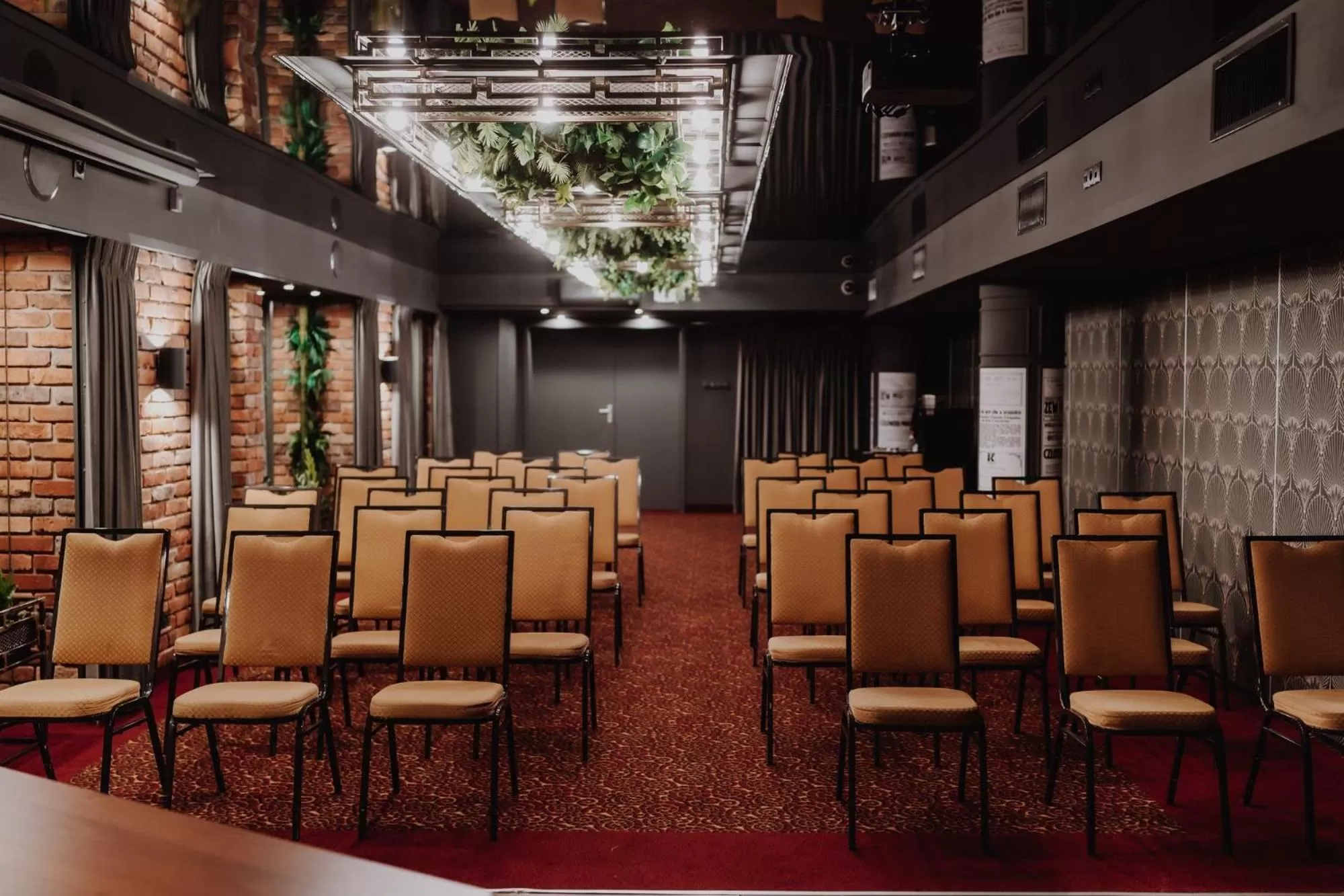 Restaurant/places to eat in Hotel Esperanto