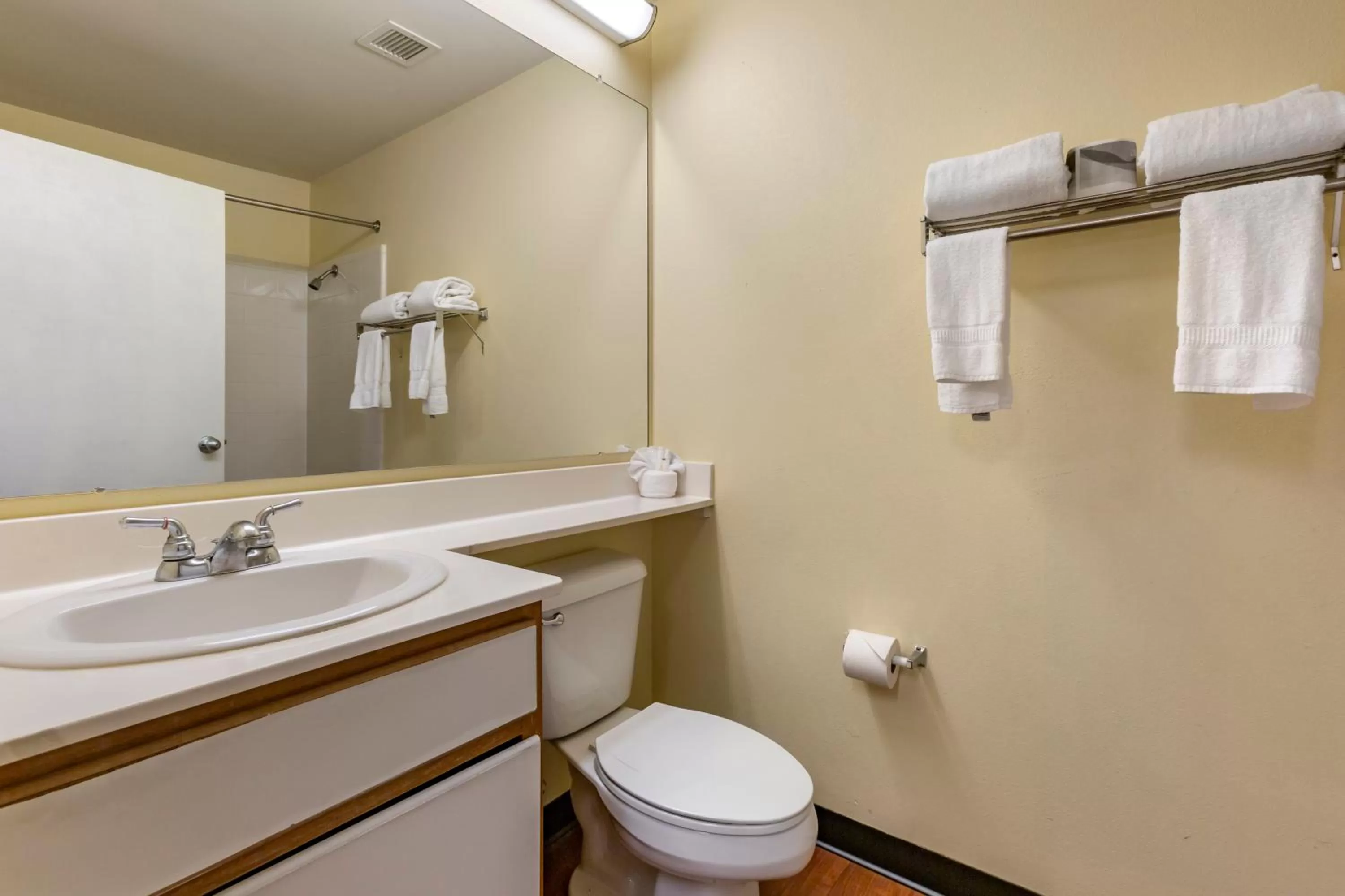 Bathroom in Suburban Studios Albuquerque Uptown