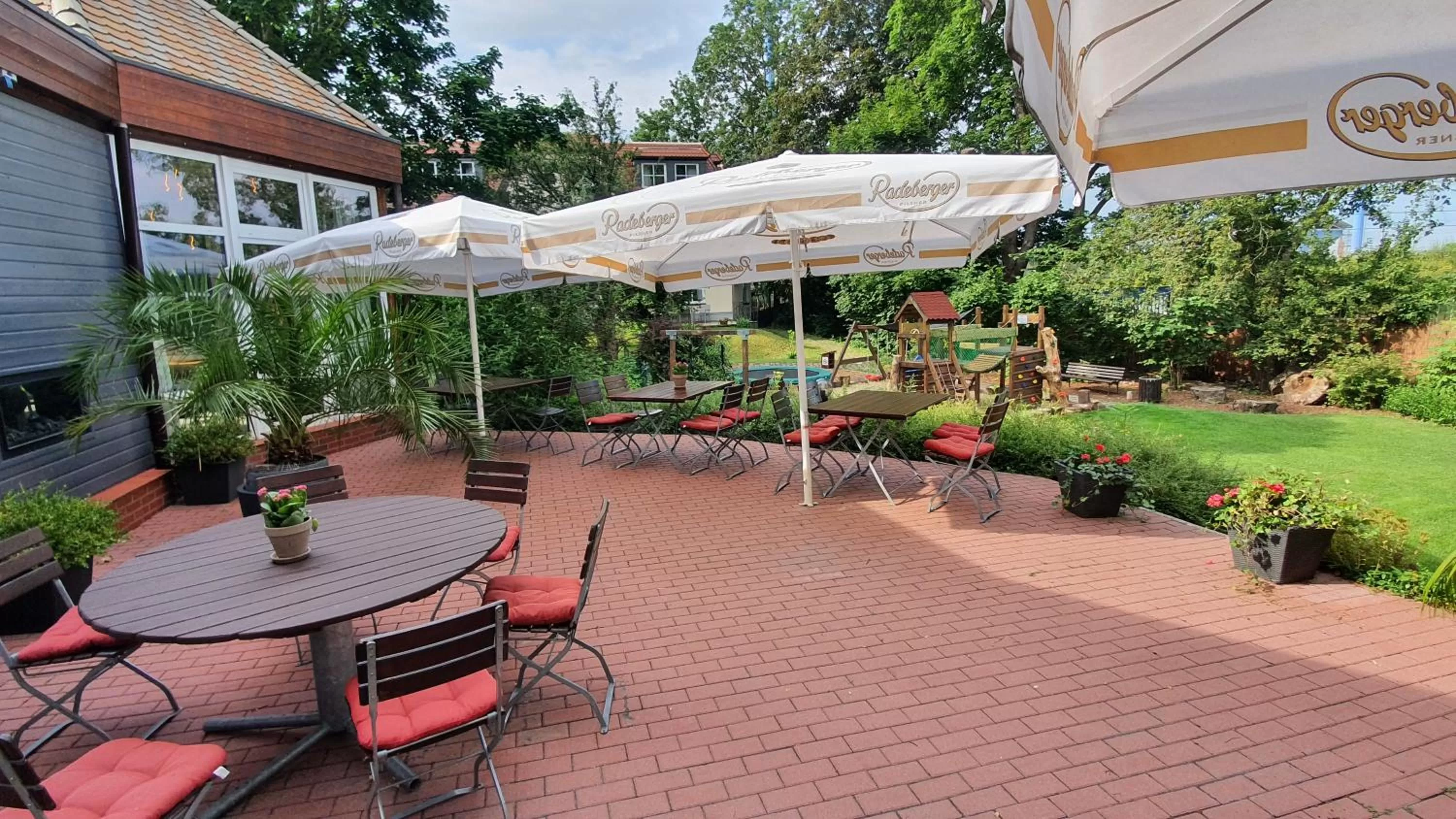 Restaurant/places to eat in Parkhotel Diani