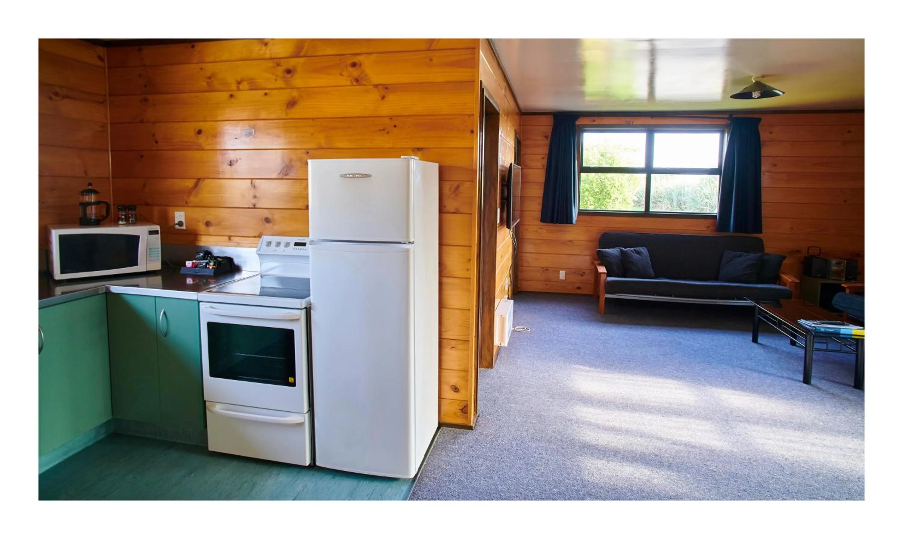 Kitchen or kitchenette in Greymouth Seaside TOP 10 Holiday Park