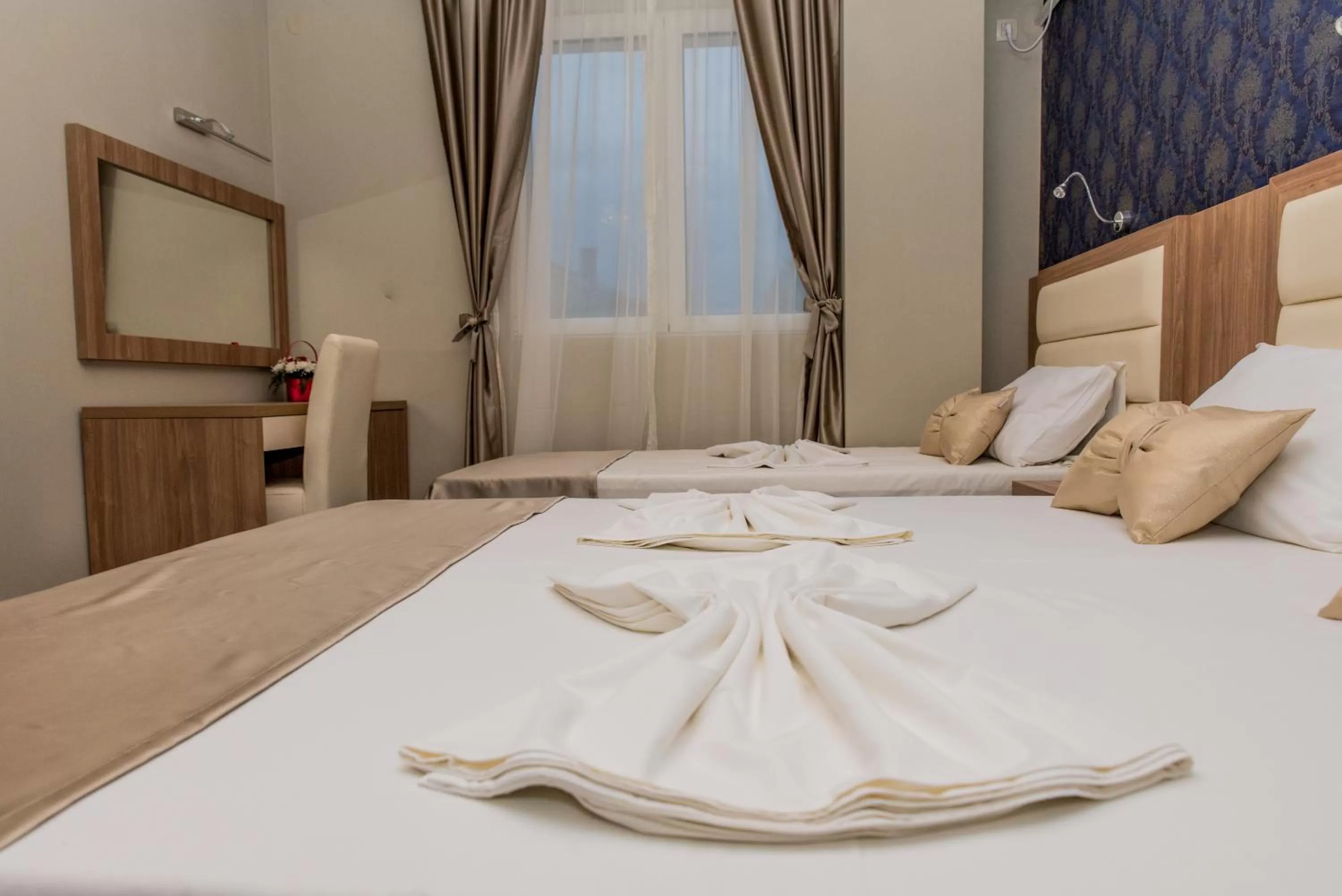 bunk bed, Bed in Hotel Crnogorska Kuća