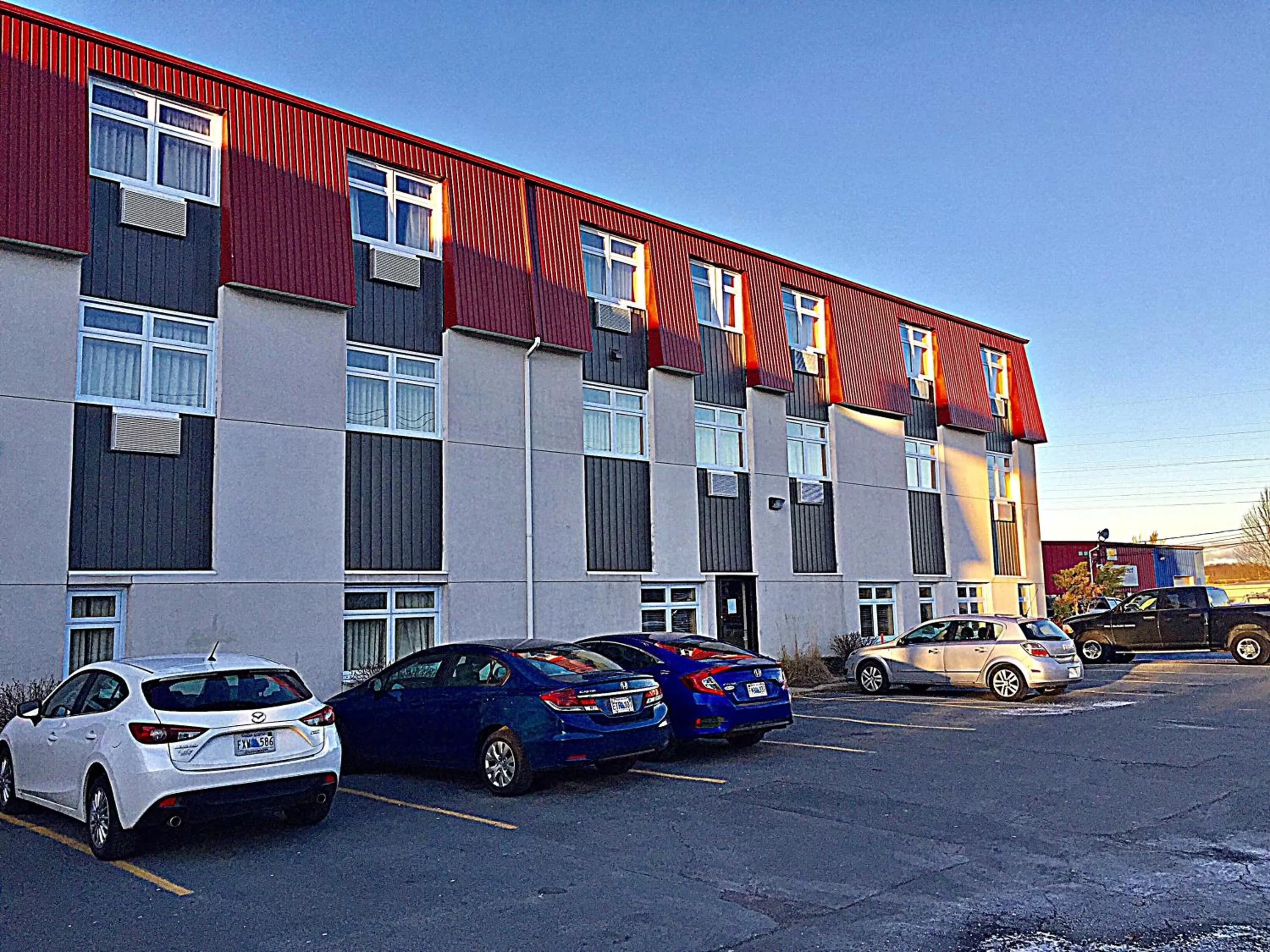 Property building in Coastal Inn Dartmouth