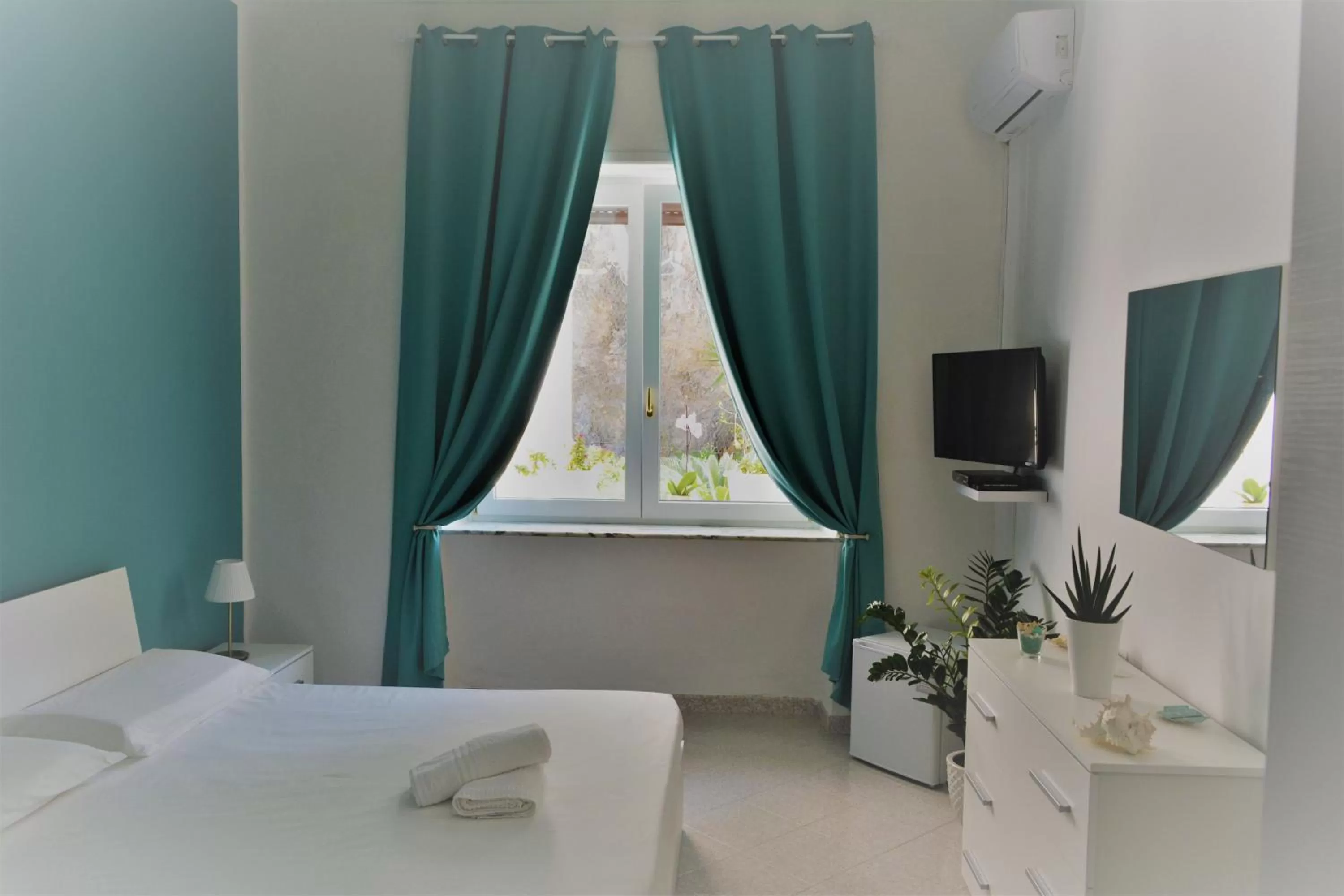 Double Room with Garden View in A Due Passi dal Mare B&B