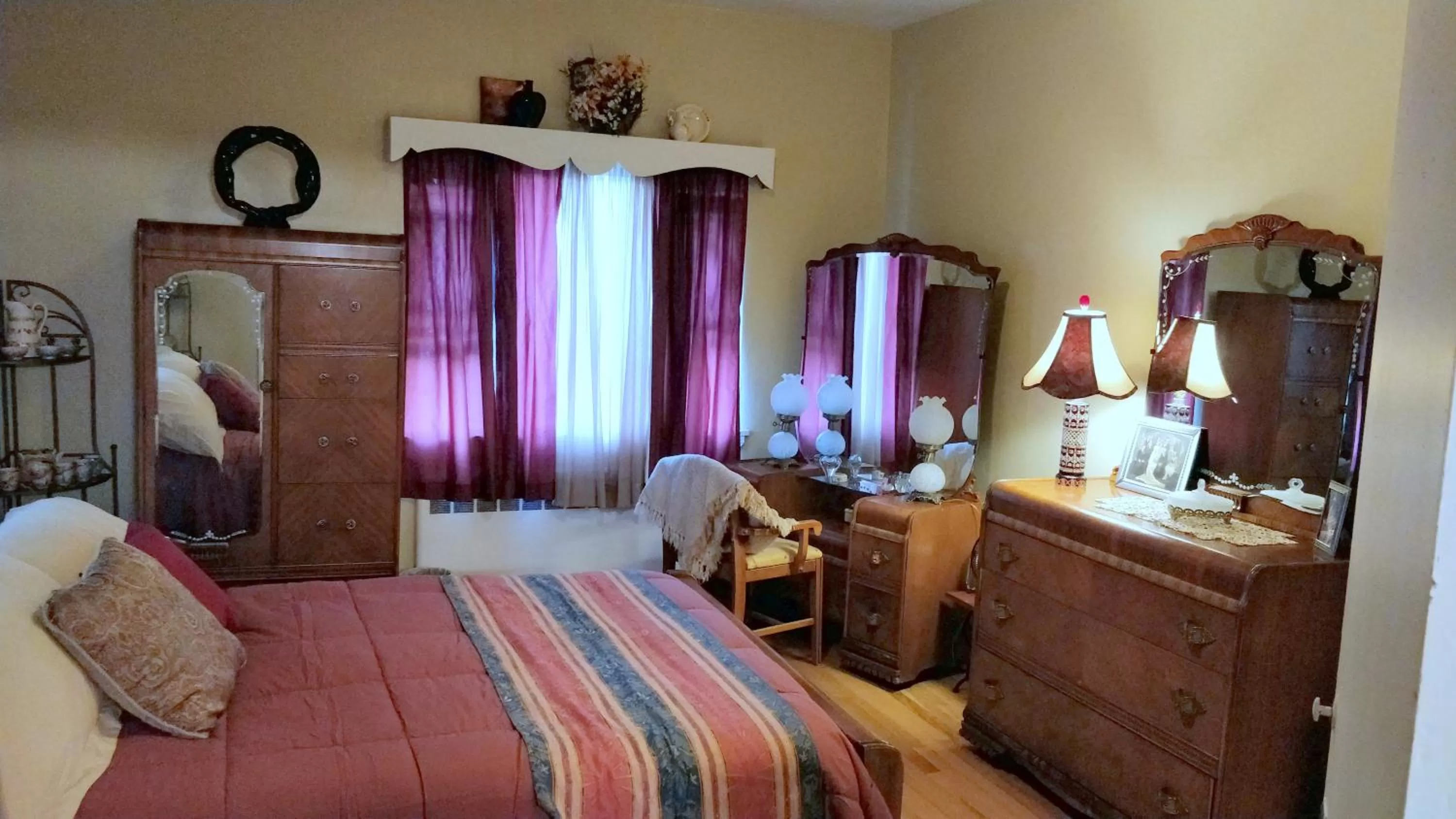 Photo of the whole room, Bed in Maurrocks - A Pocono Mountains B&B